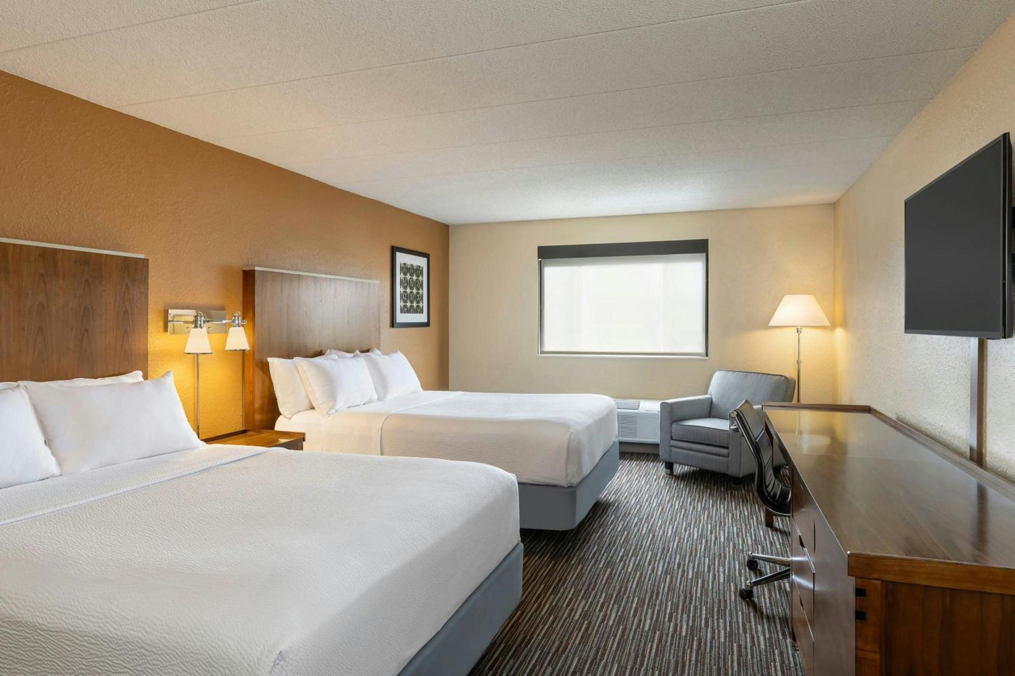 Quadruple Room Two Queen Beds Disability Access or Non Smoking