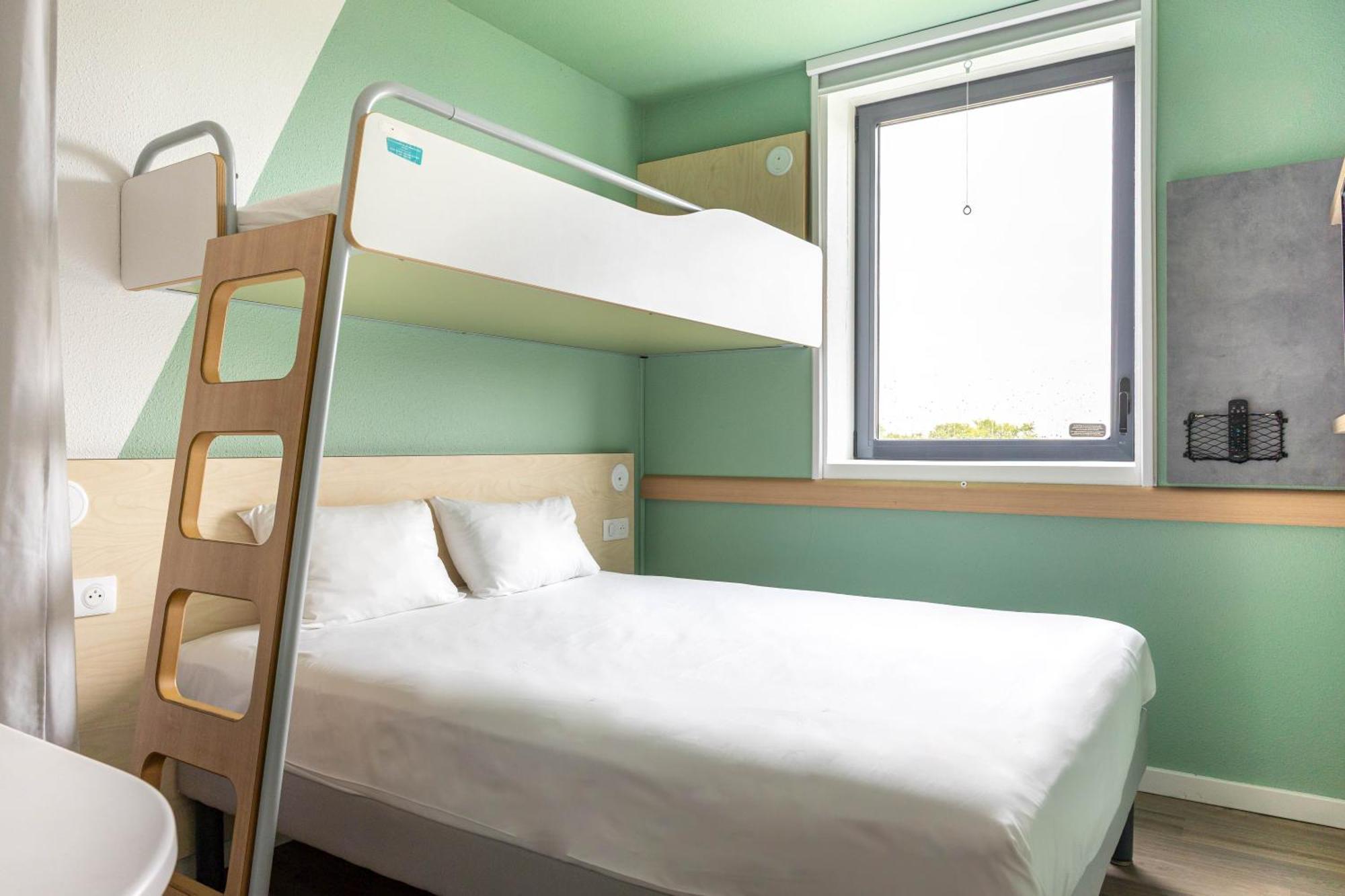 Triple Room One Double Bed One Bunk Bed