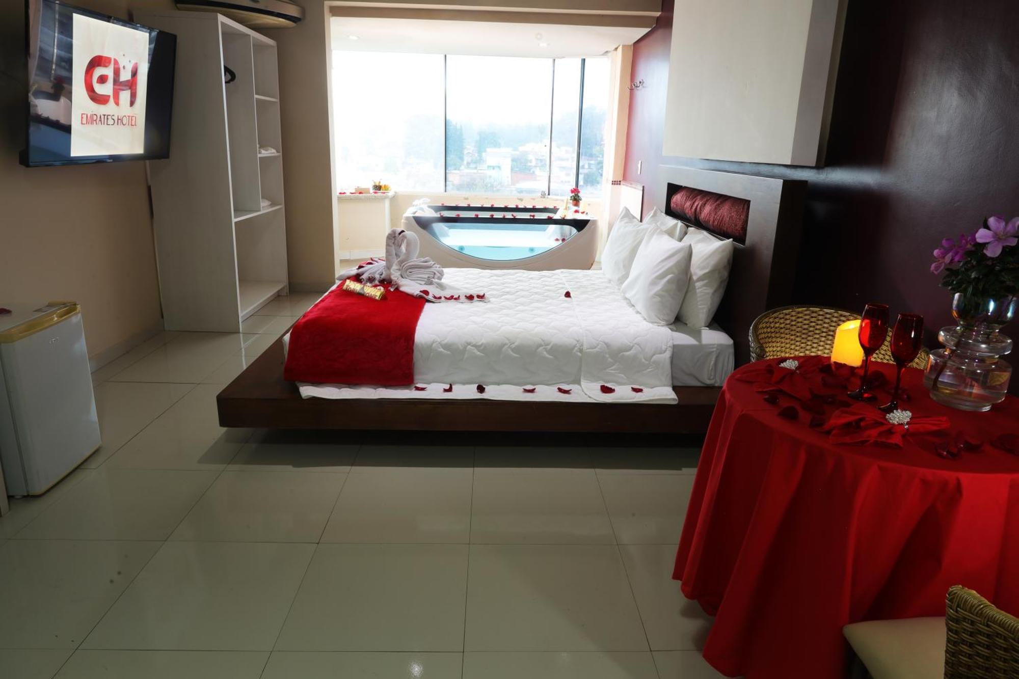 Suíte Deluxe com Banheira de Hidromassagem