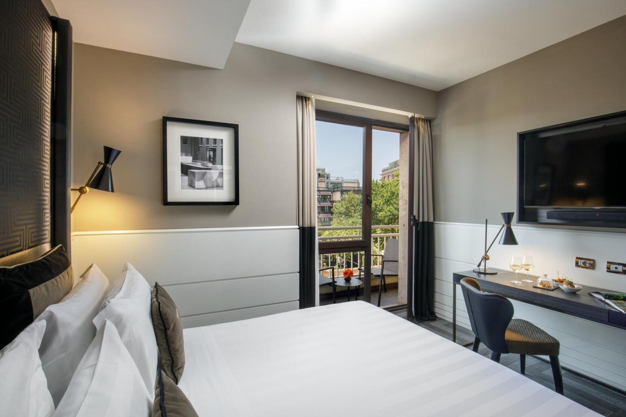 Deluxe King Room