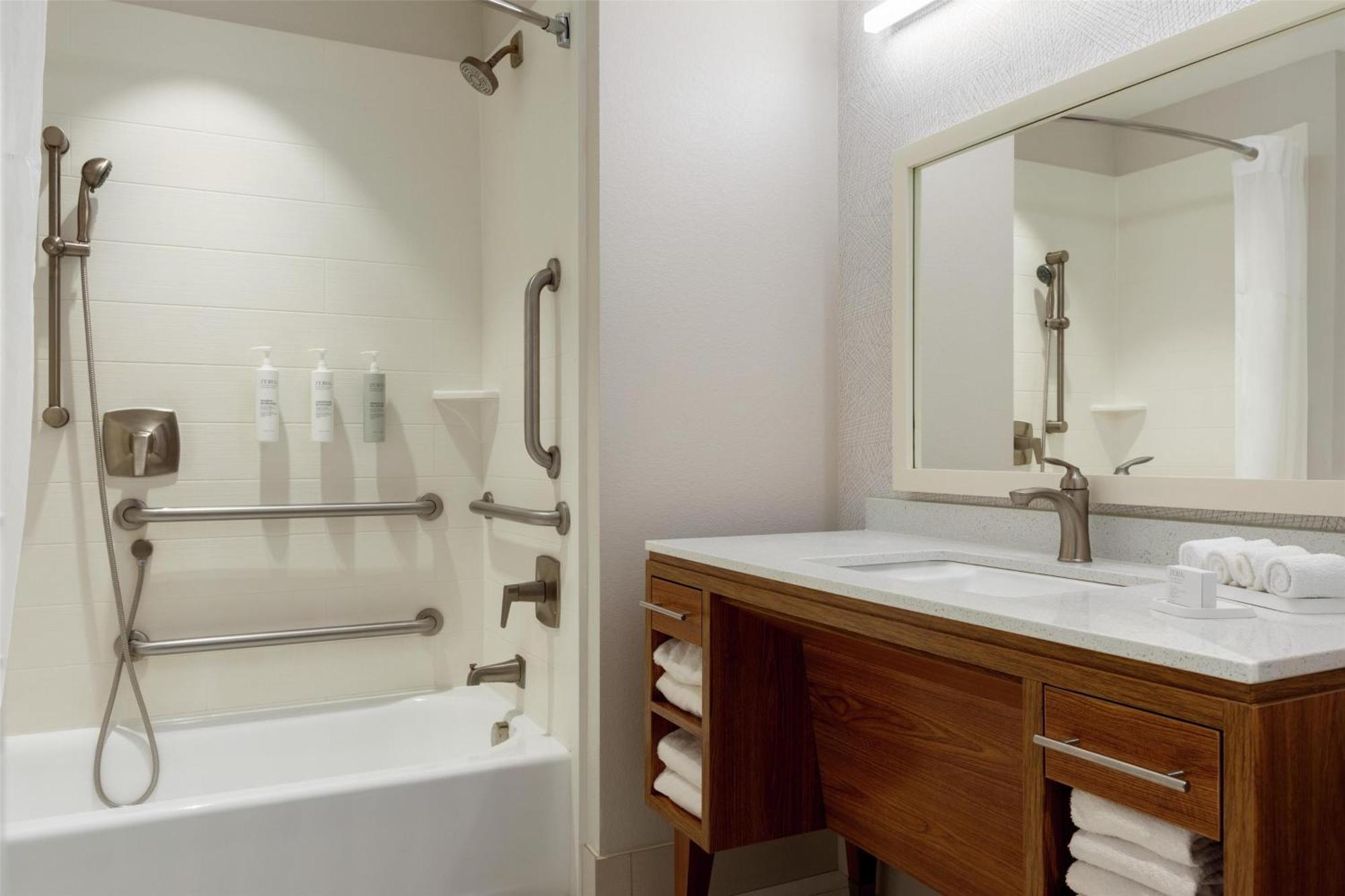 King Suite Mobility Access or Non-Smoking