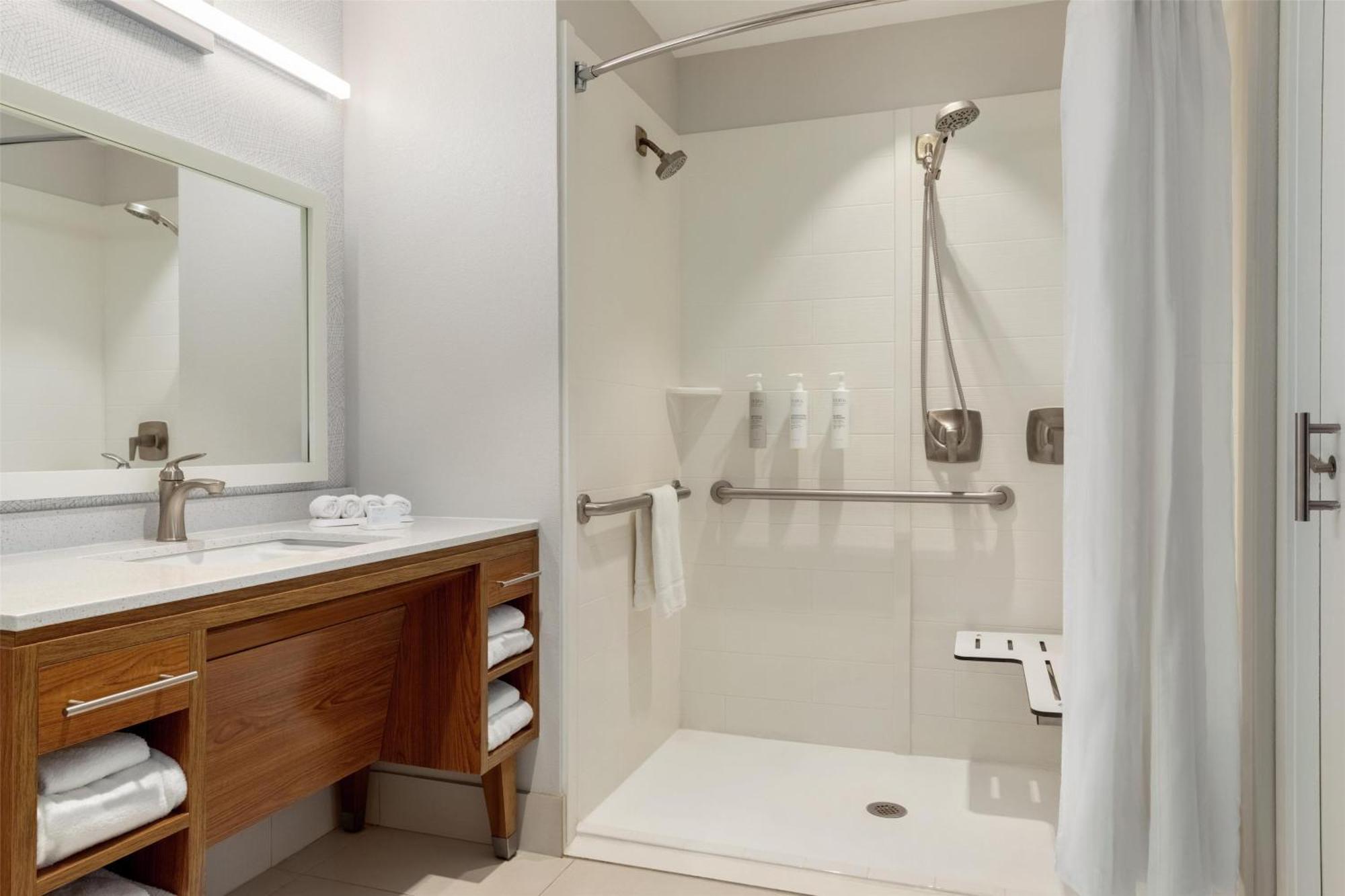 King Suite Mobility Access or Non-Smoking