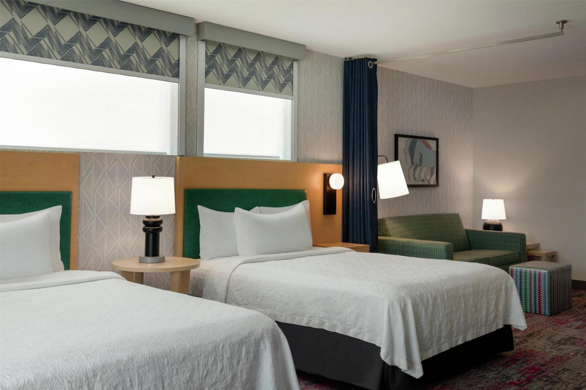 Queen Suite Hearing Access or Non-Smoking