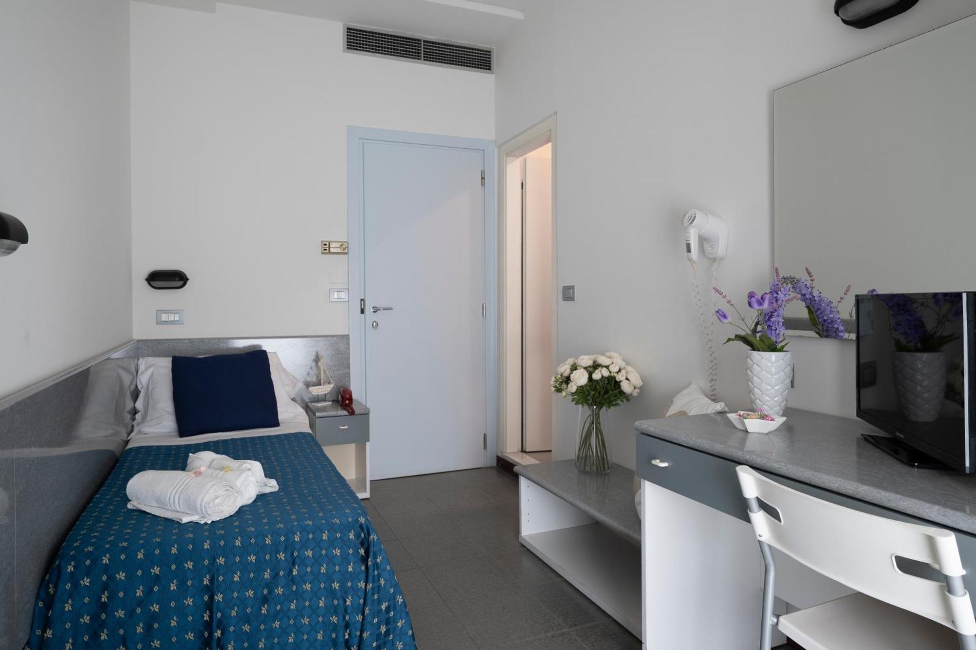 Standard Single Room,1699115617:JPEG