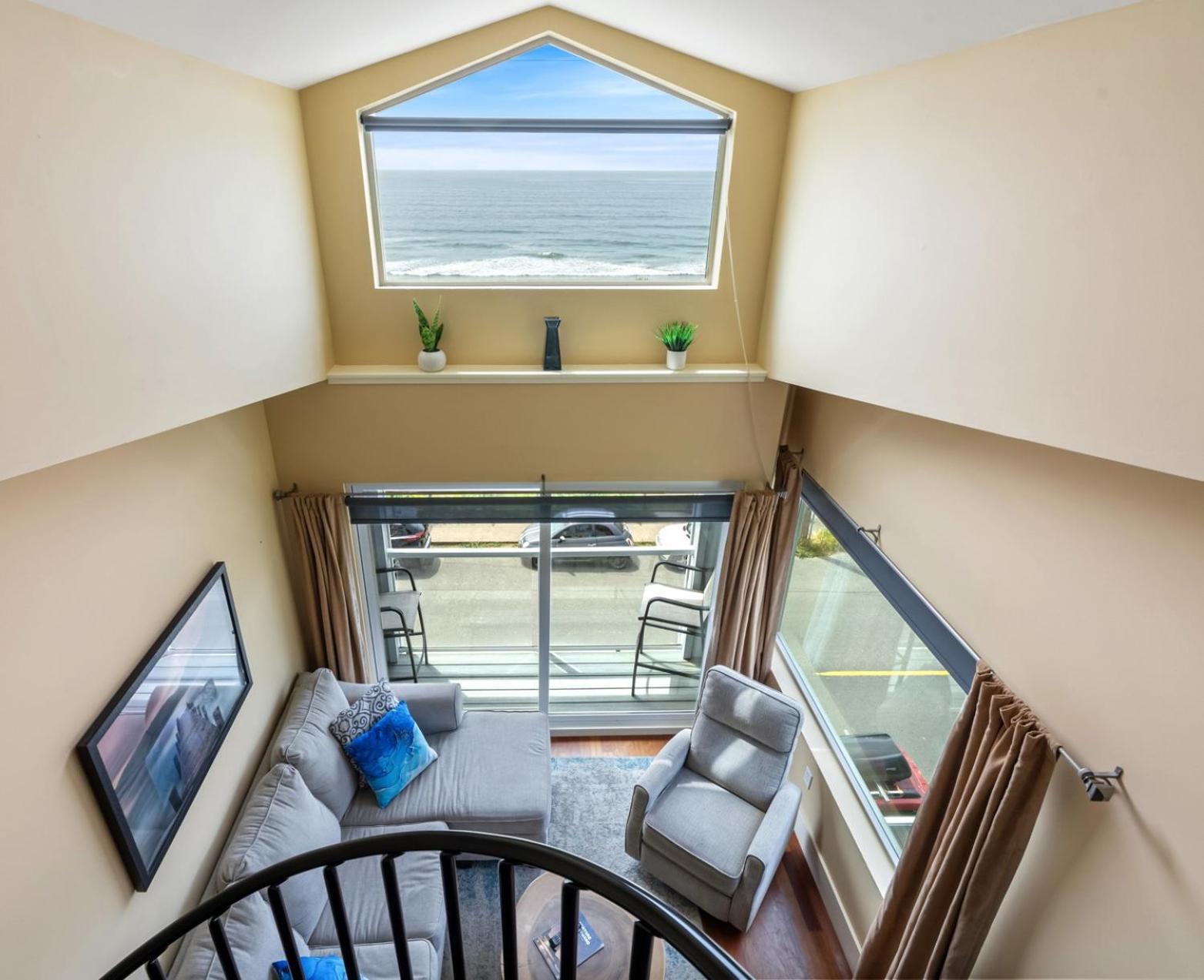 King Room Sea View Not Pet Friendly