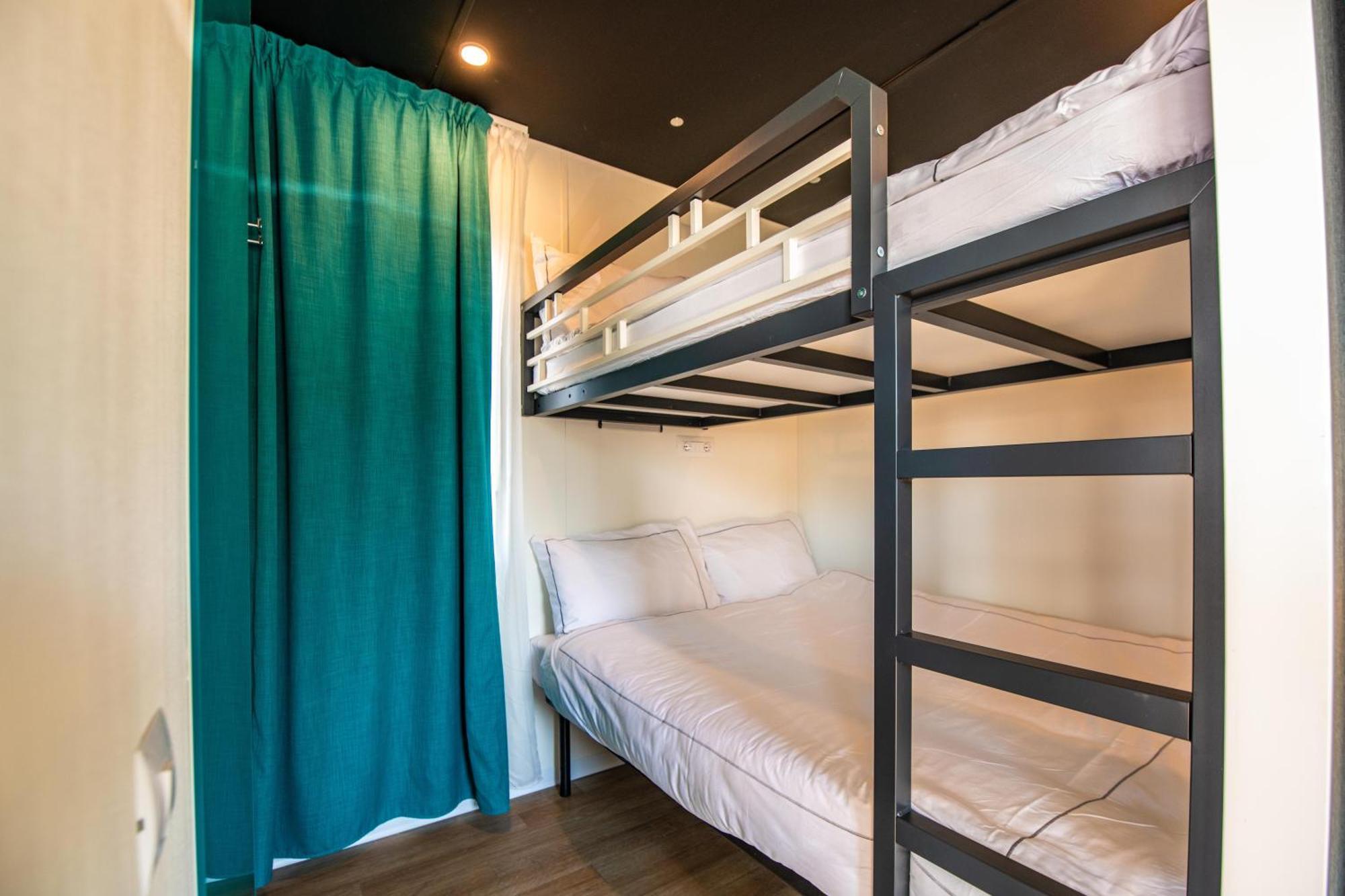 Deluxe Two-Bedroom Camping Home Sea View