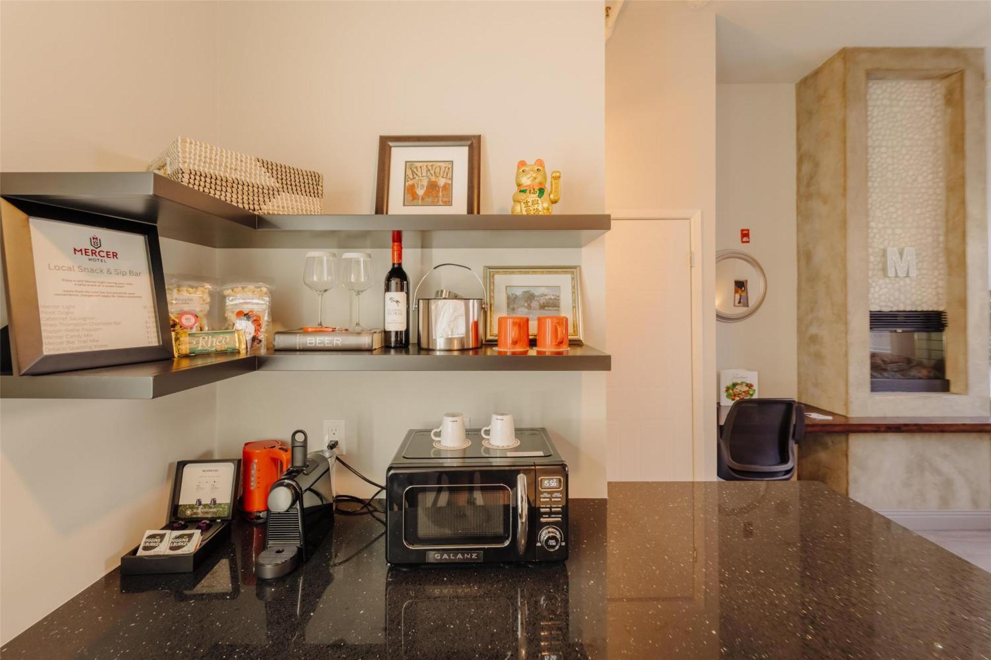 King Room with Fireplace and Bar Area - No Elevator Access/Non-Smoking