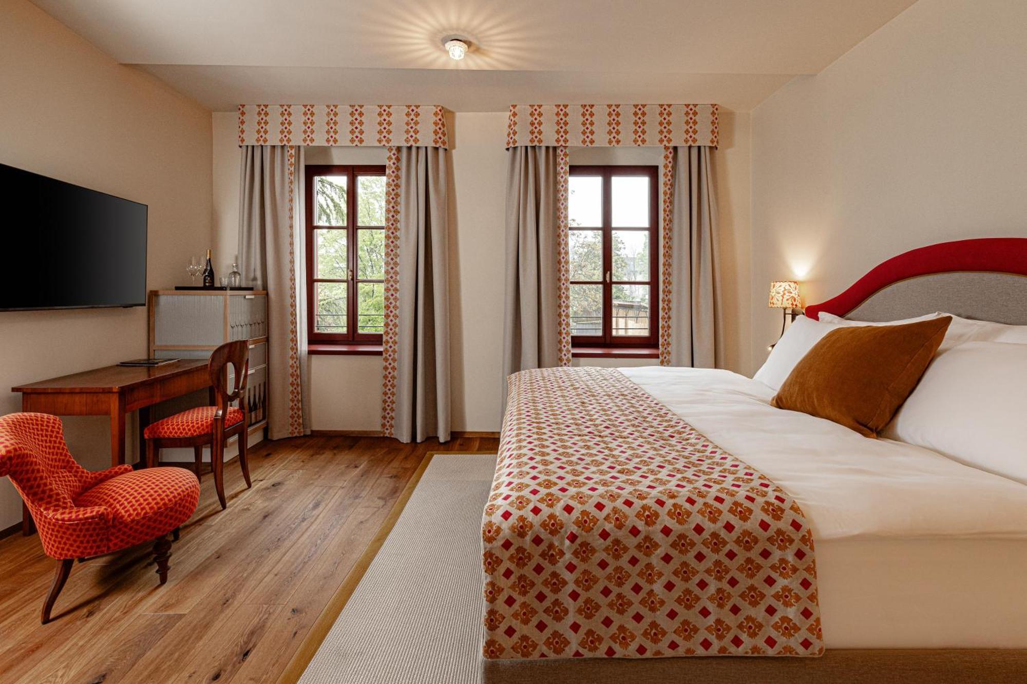 Standard Suite,1708577664:JPEG