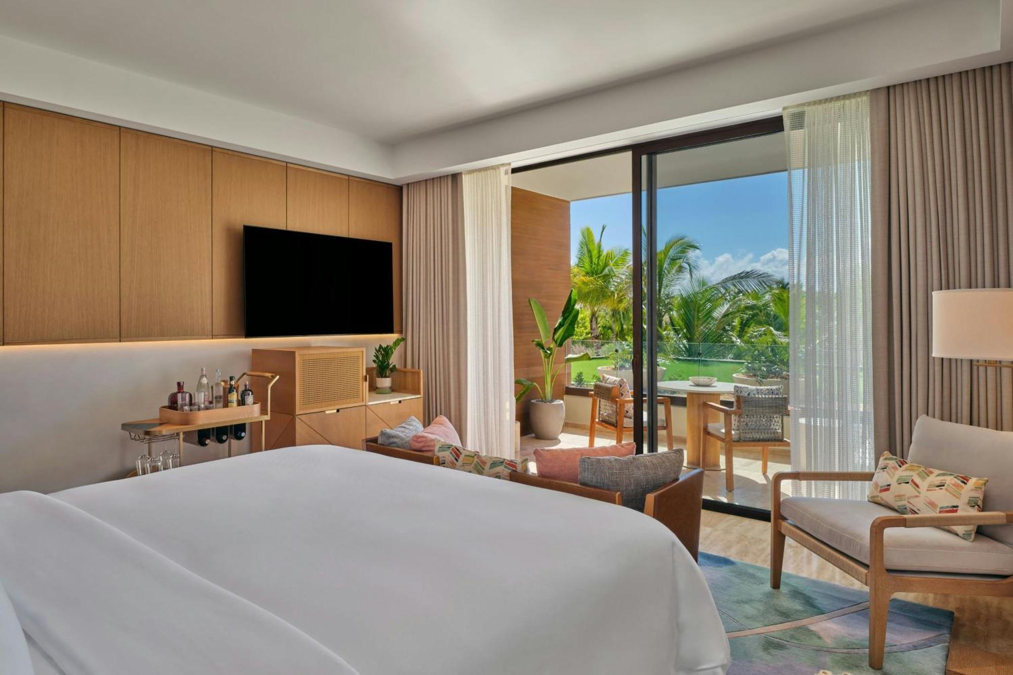 Superior King Room Balcony