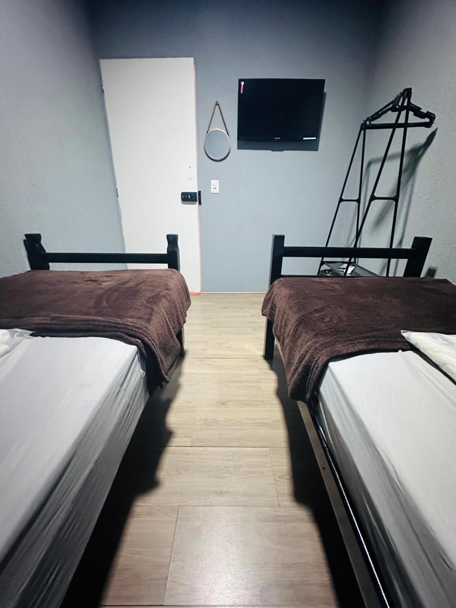 Quarto Duplo Standard com Banheiro Compartilhado