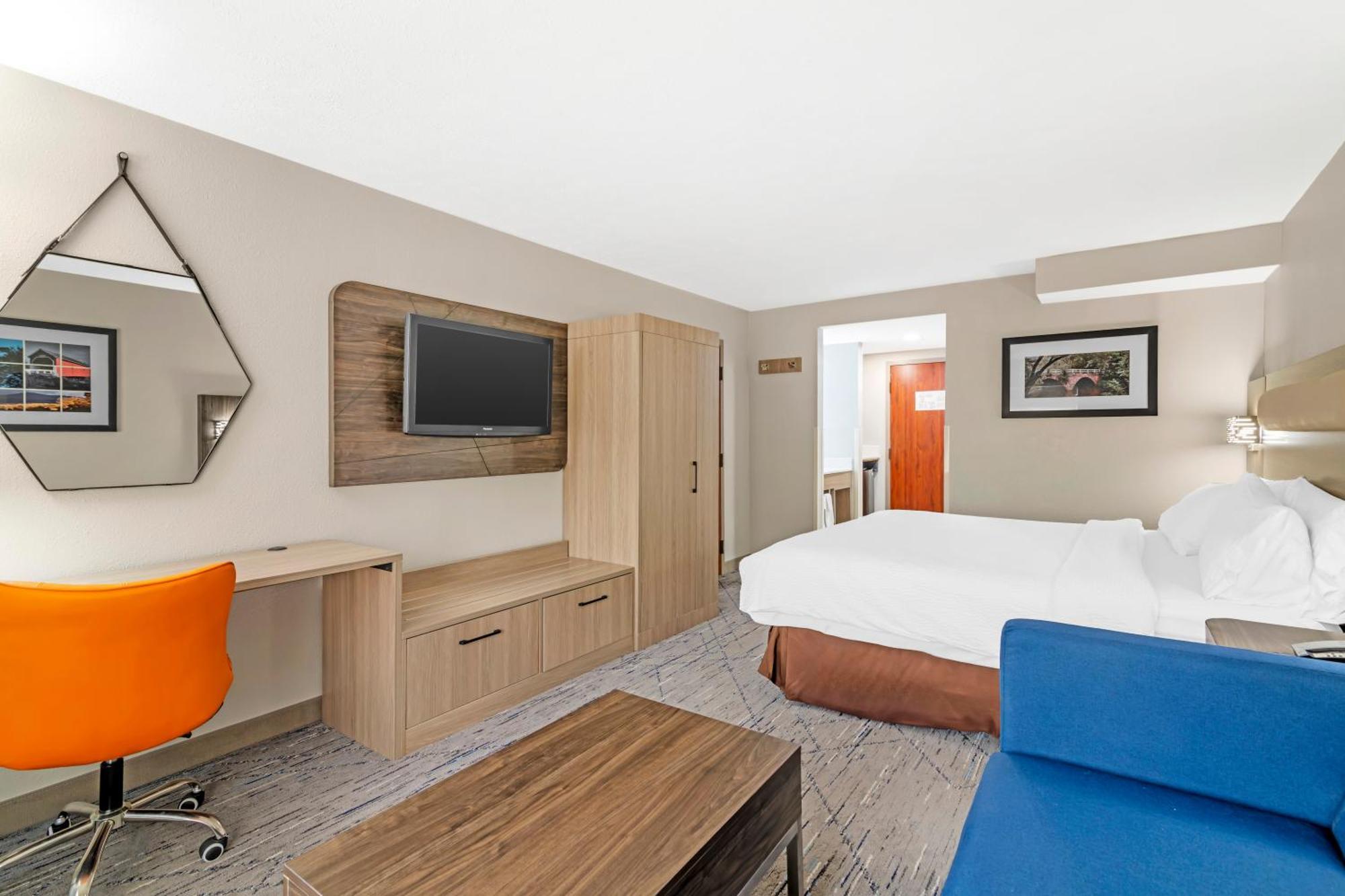 King Room with Sofa Bed - Pet Friendly