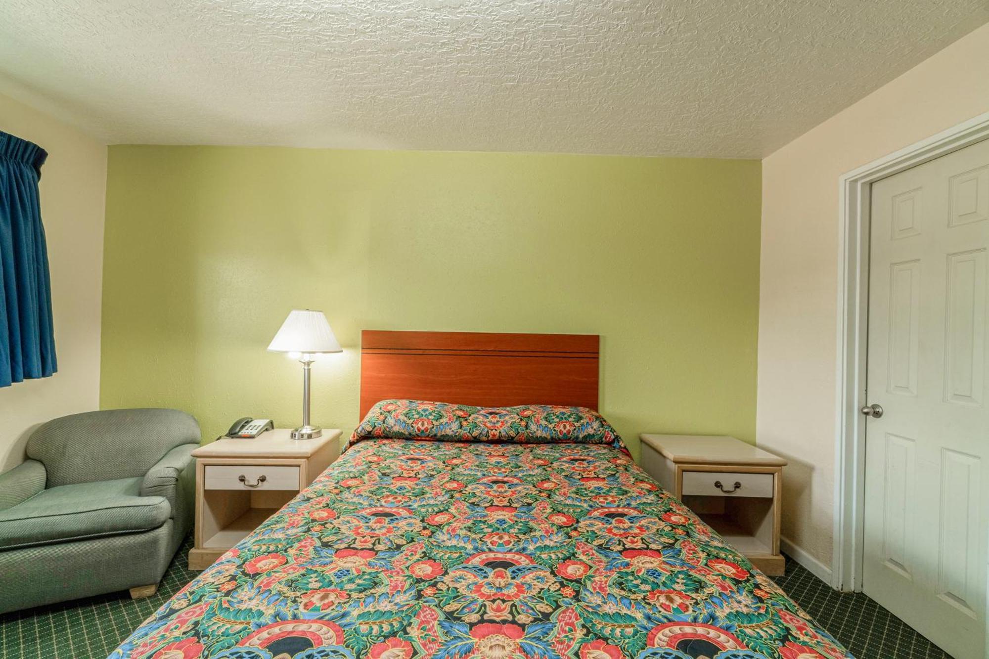 Queen Bed Non-Smoking