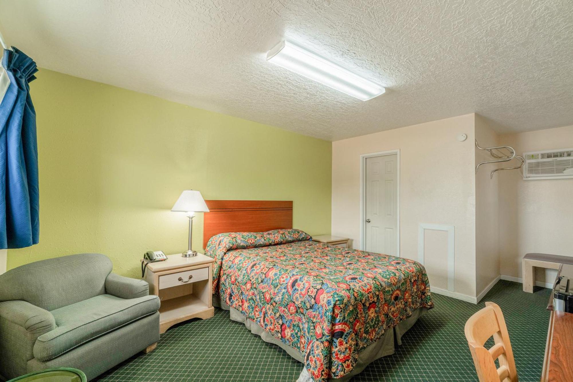 Queen Bed Non-Smoking
