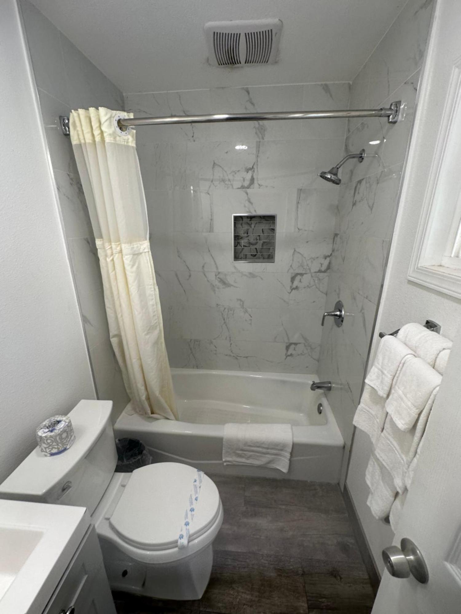 Deluxe Family Suite