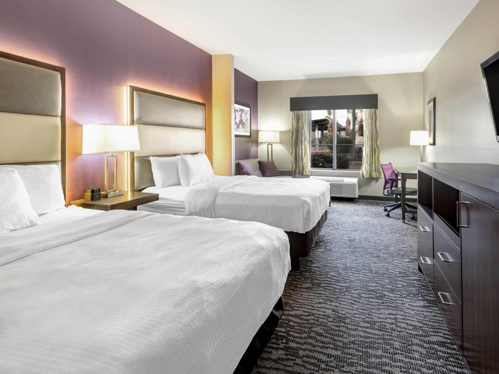 Deluxe Suite Two Queen Beds Non-Smoking