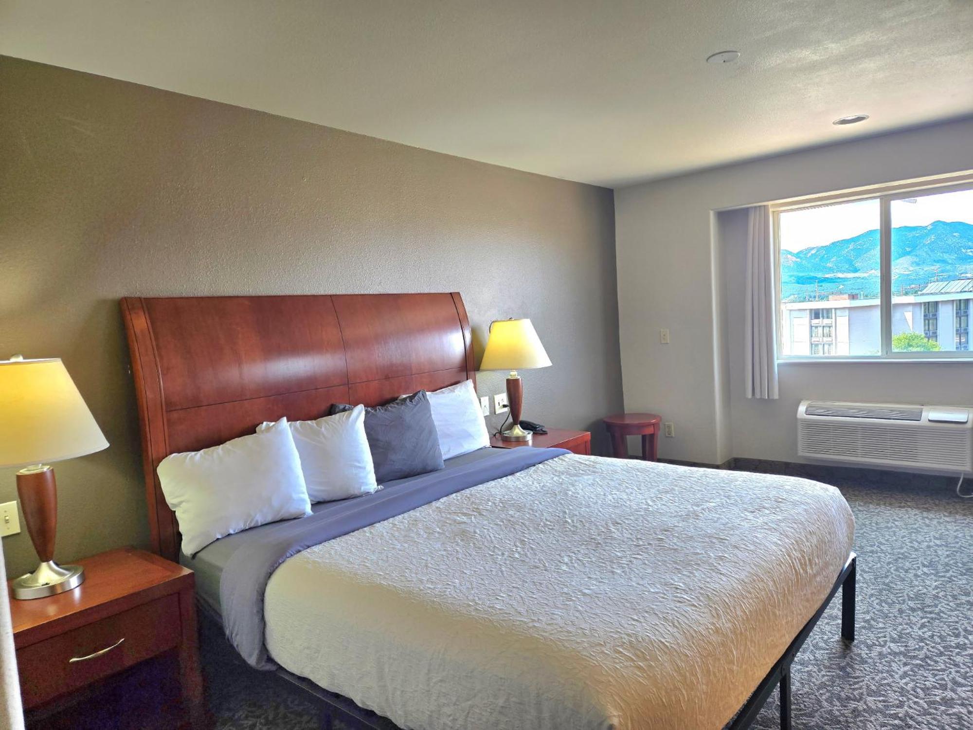 Deluxe King Room