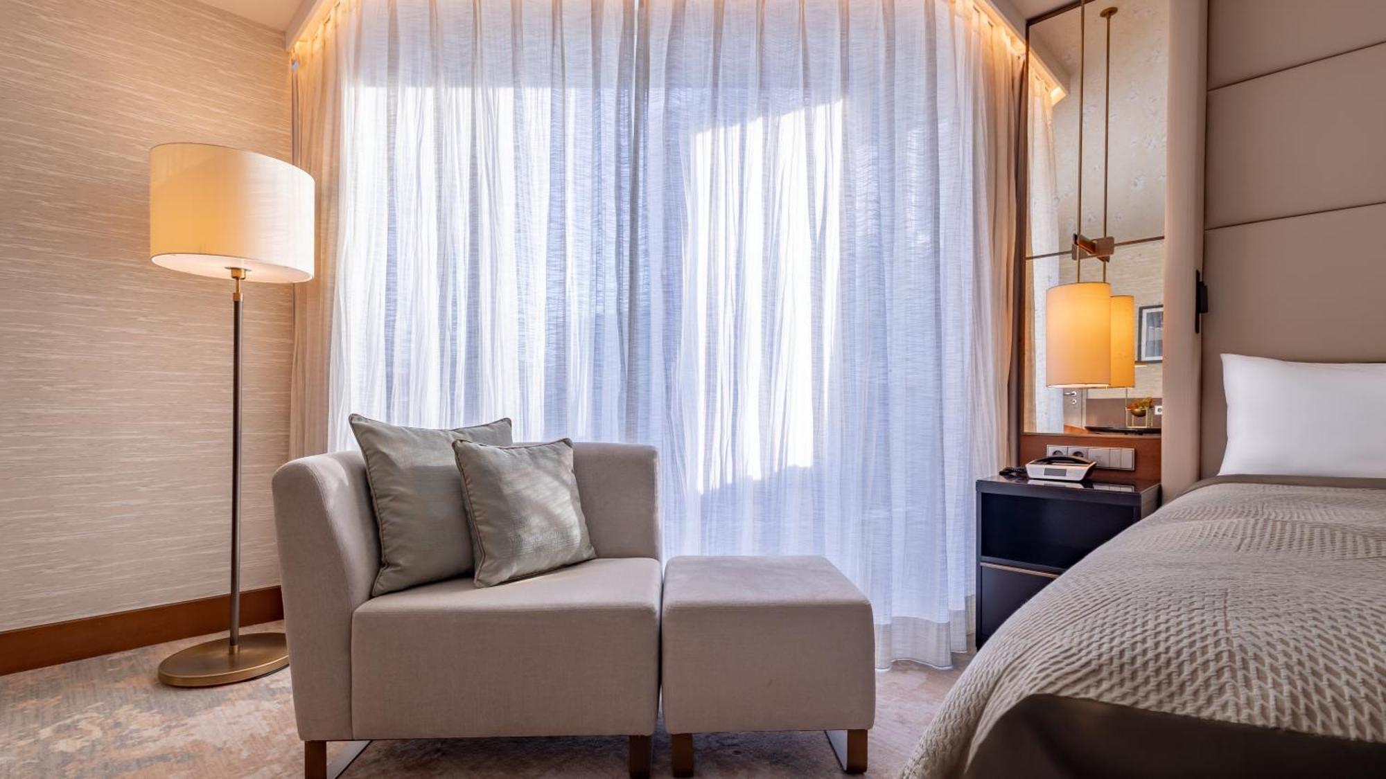 Premium King Room
