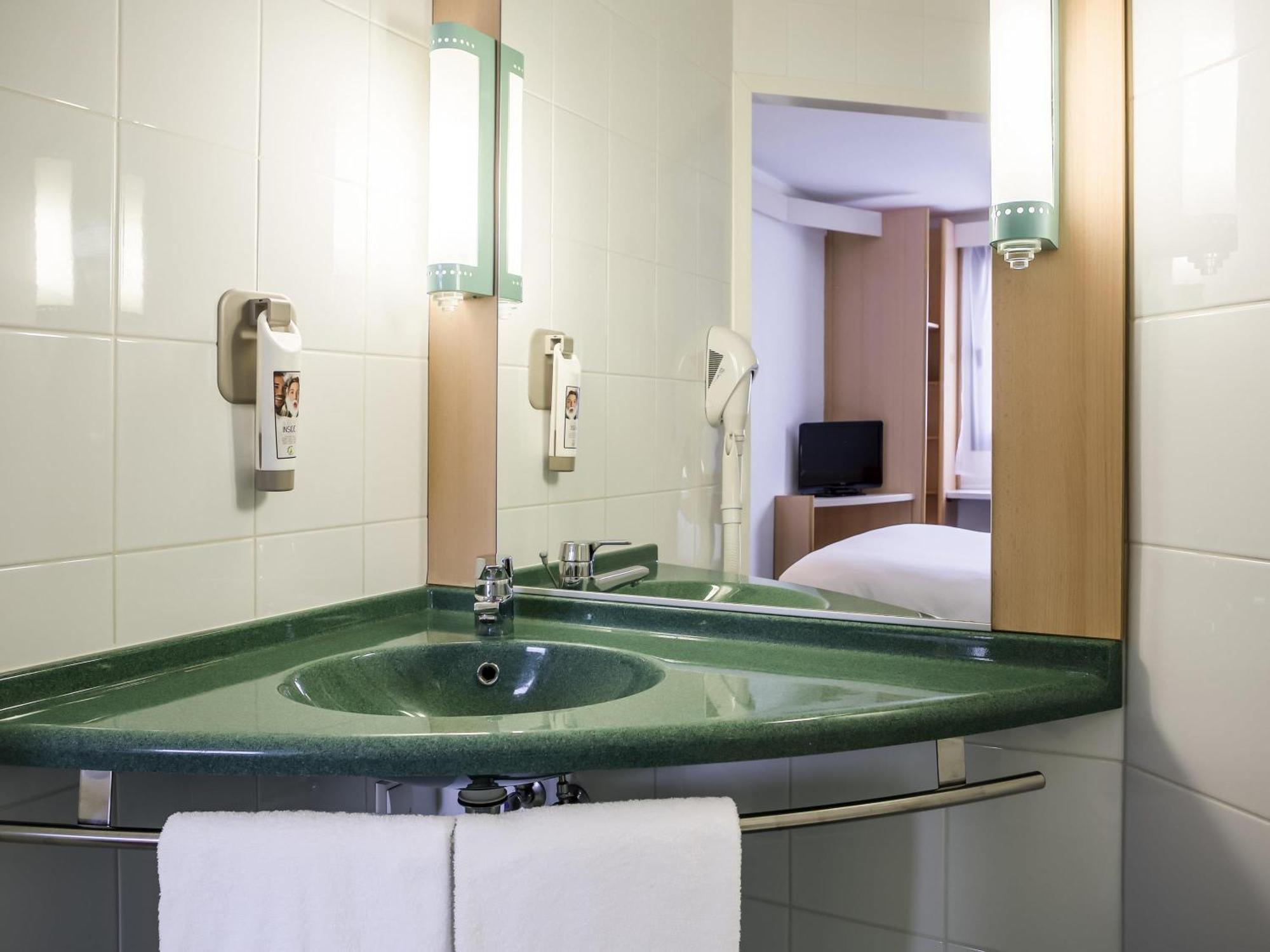 Twin Â Room