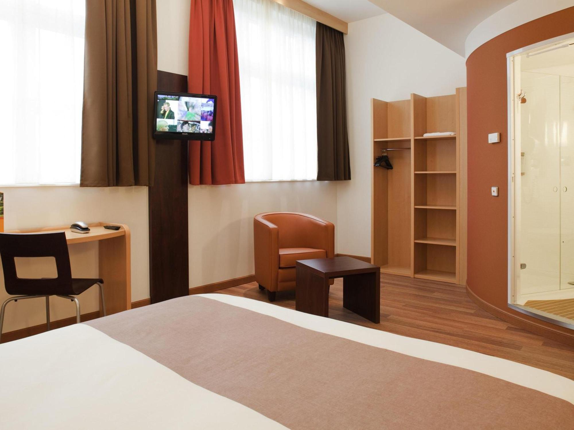 Triple Room with One Double Bed and One Single Bed