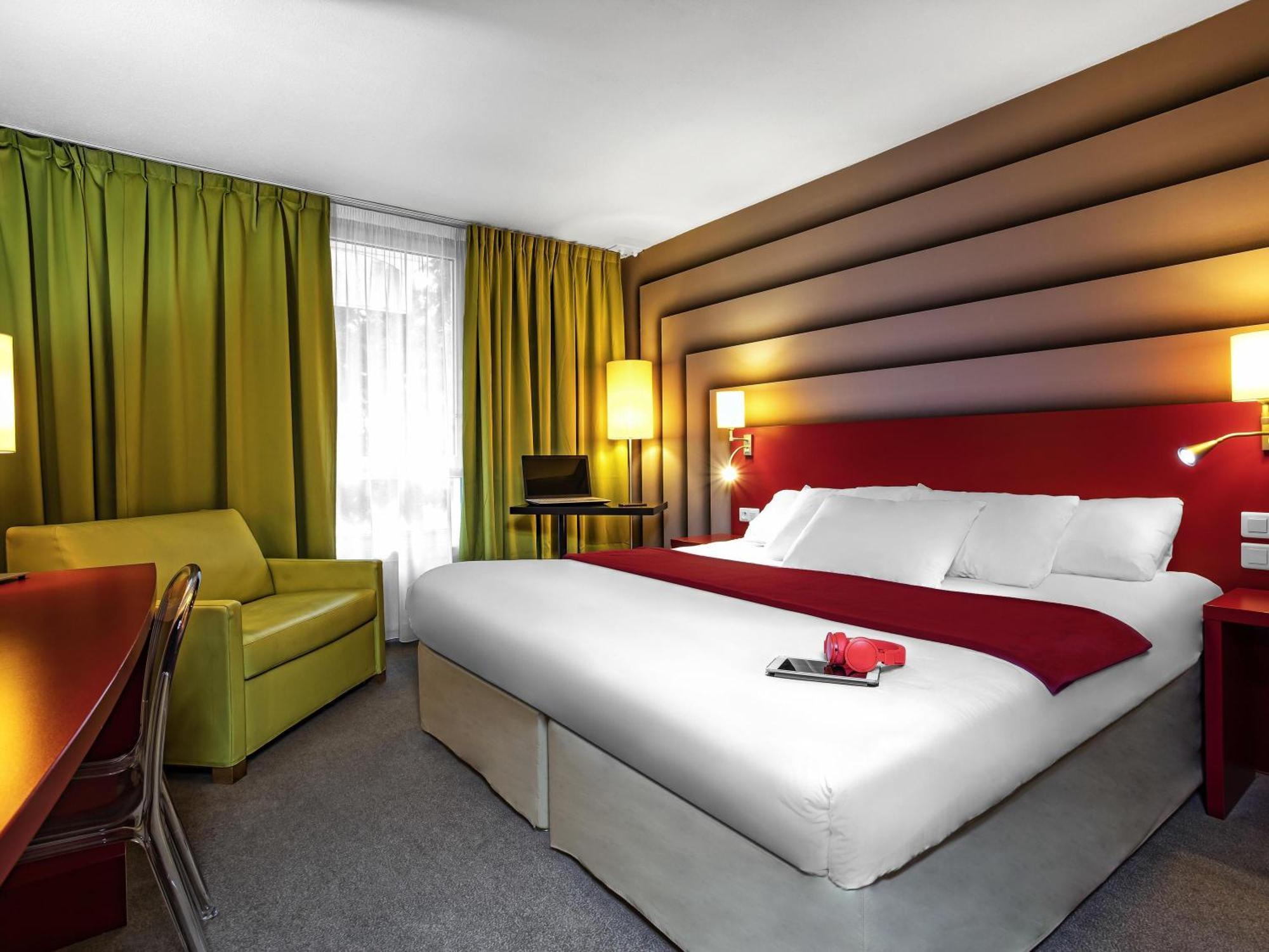 Standard Double Room Sofa Bed Shower