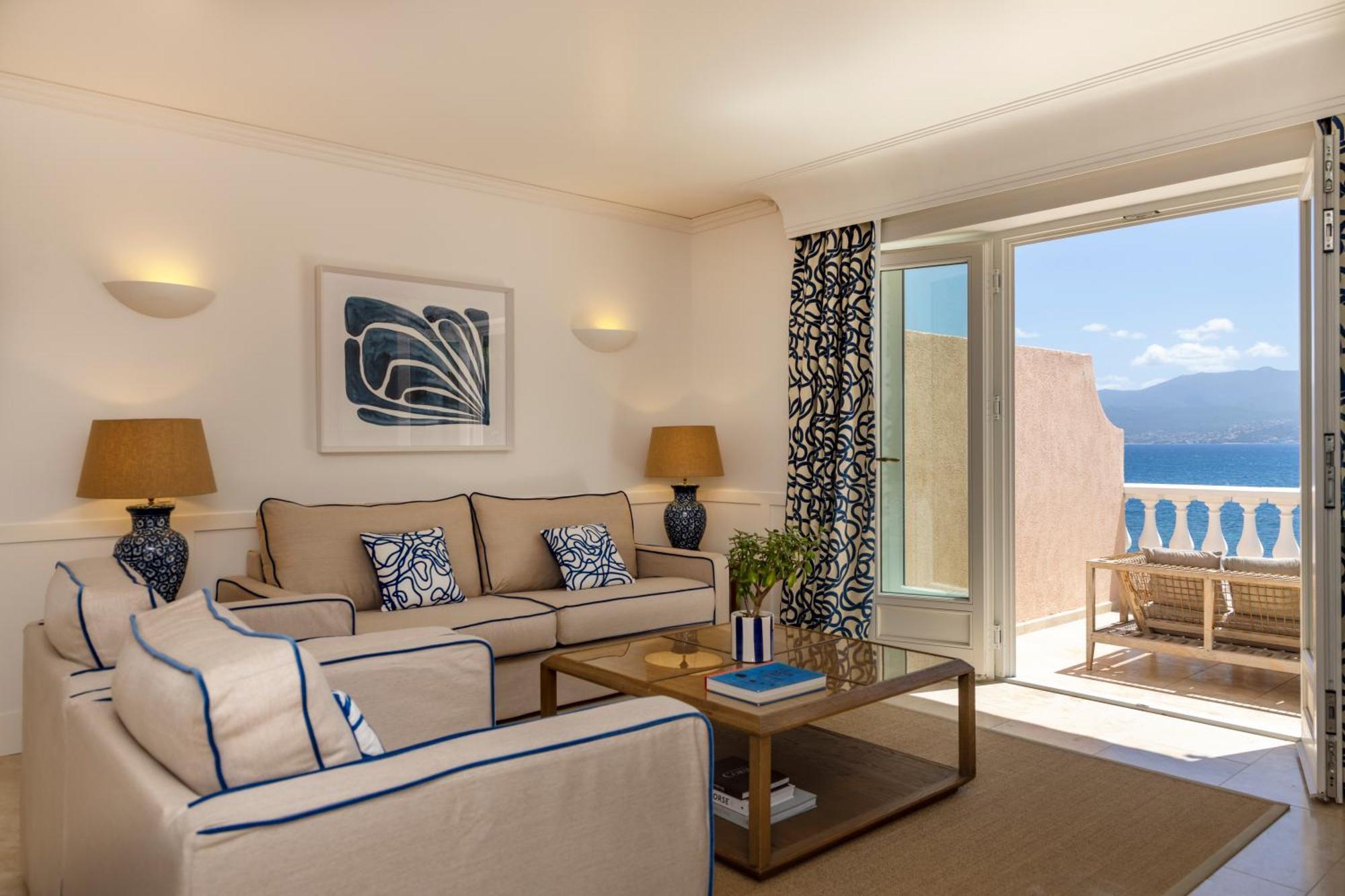 DELUXE SUITE terrace sea view