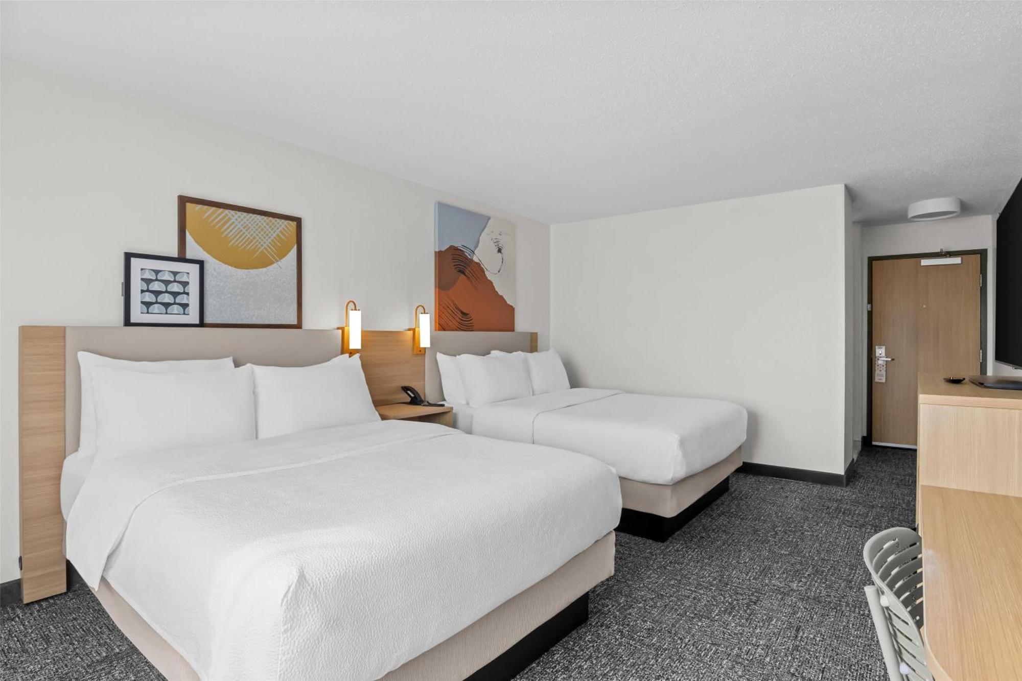 Queen Room Two Queen Beds Hearing Access