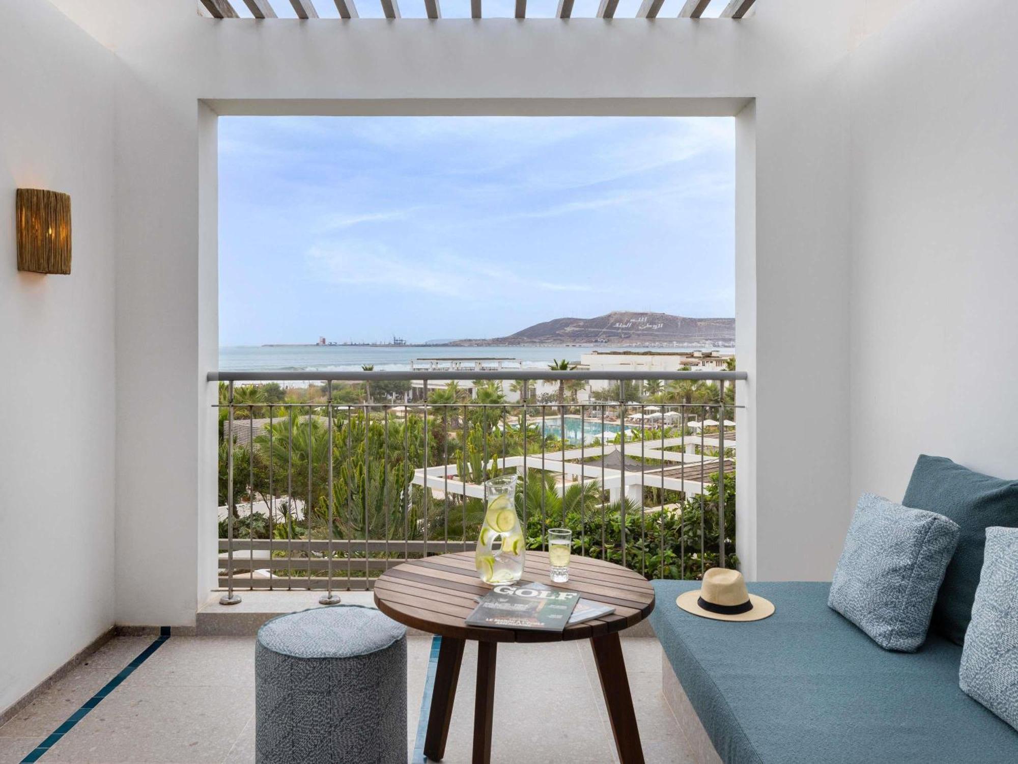 Superior Queen Room Pool & Sea View