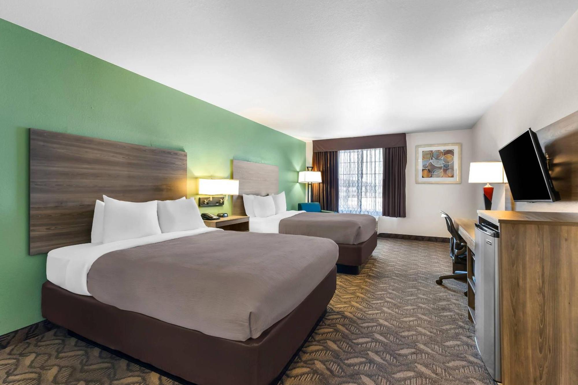 Queen Room Two Queen Beds Non-Smoking