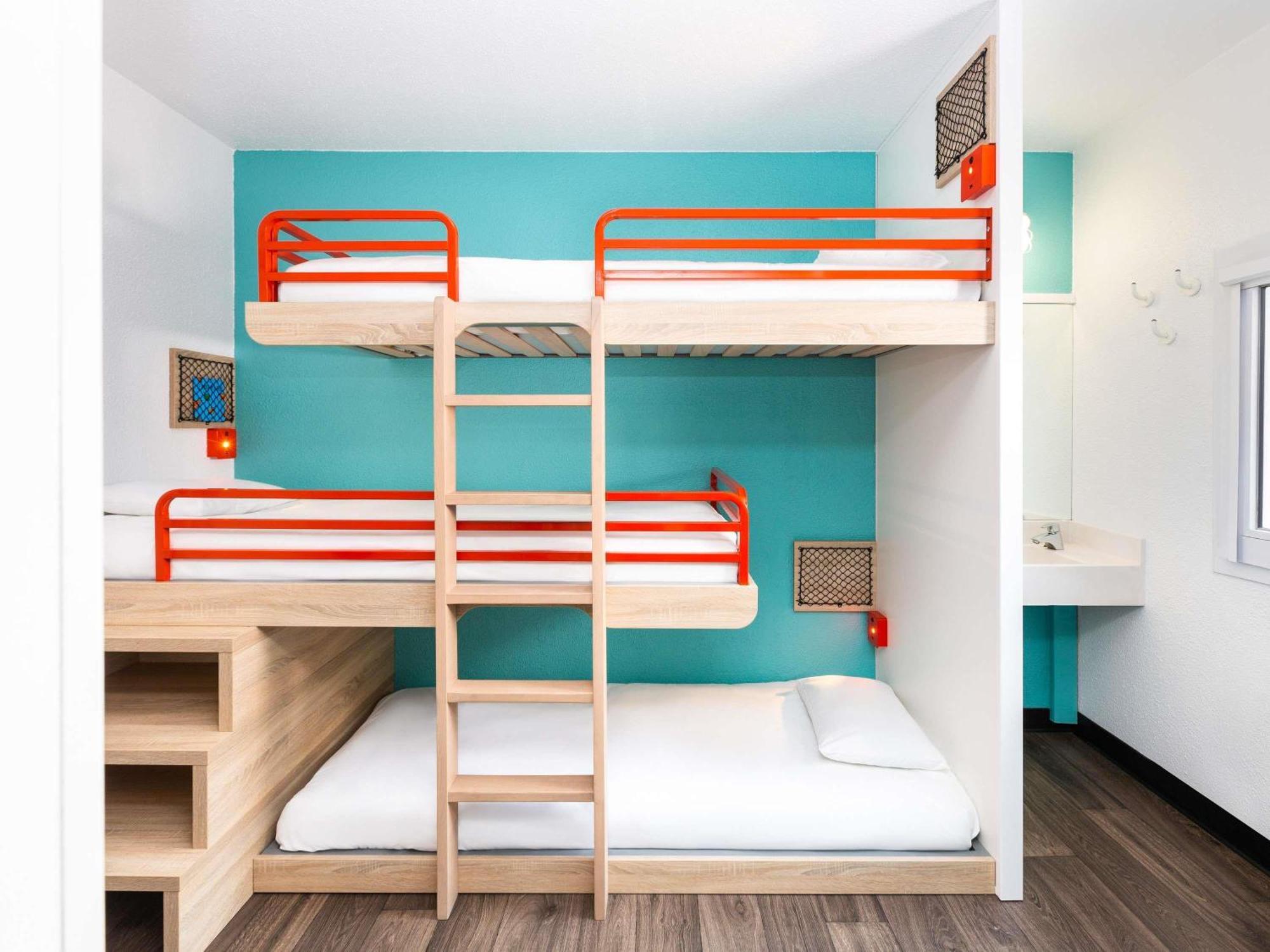 Bed 6-Bed Male Dormitory Room,1705010248:JPEG