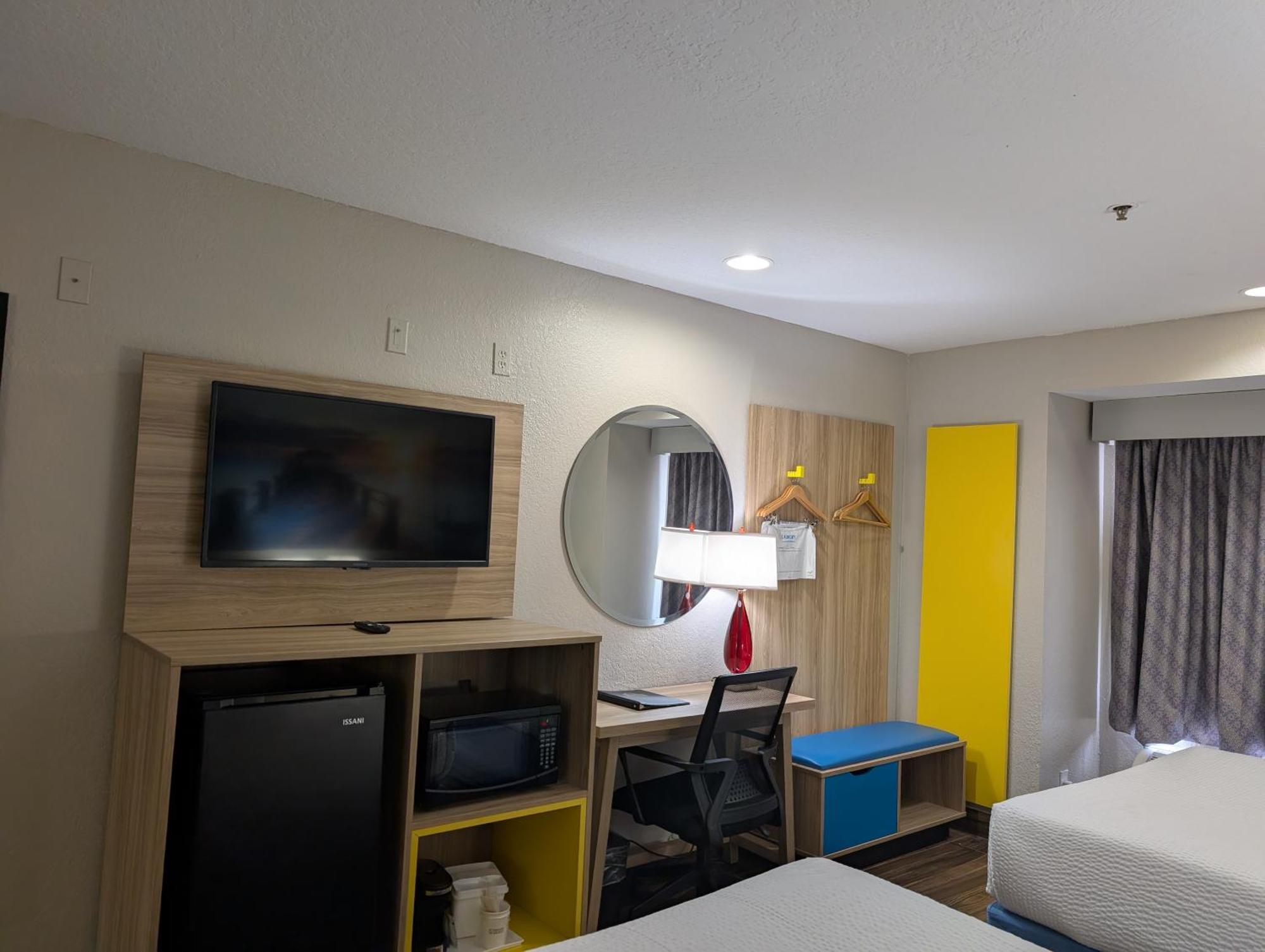 Studio Suite with Two Queen Beds - Non-Smoking
