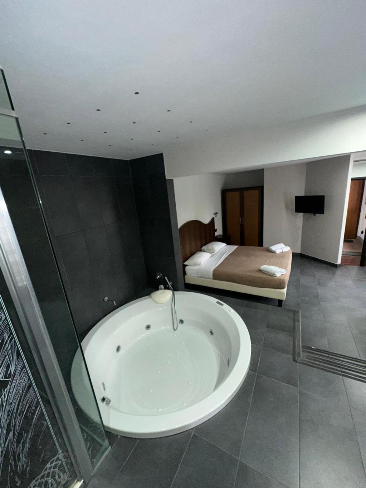 Junior Suite,1705056503:JPEG