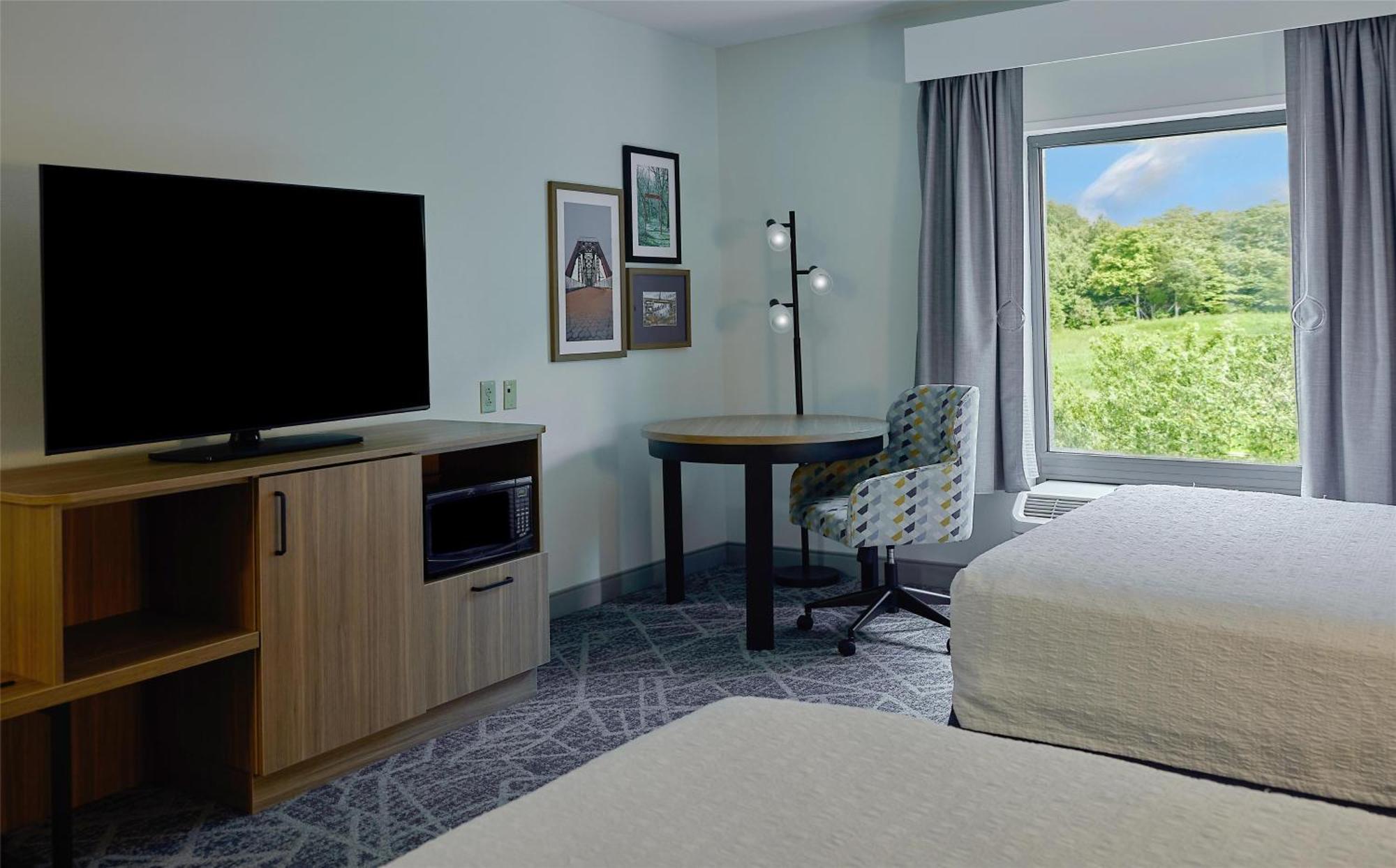 Queen Room with Two Queen Beds - Mobility and Hearing Access/Non-Smoking