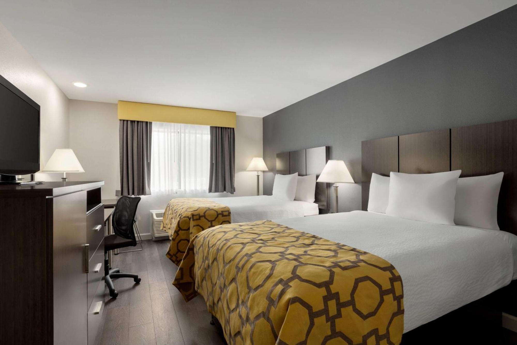 Deluxe Double Room with Two Double Beds - Non-Smoking