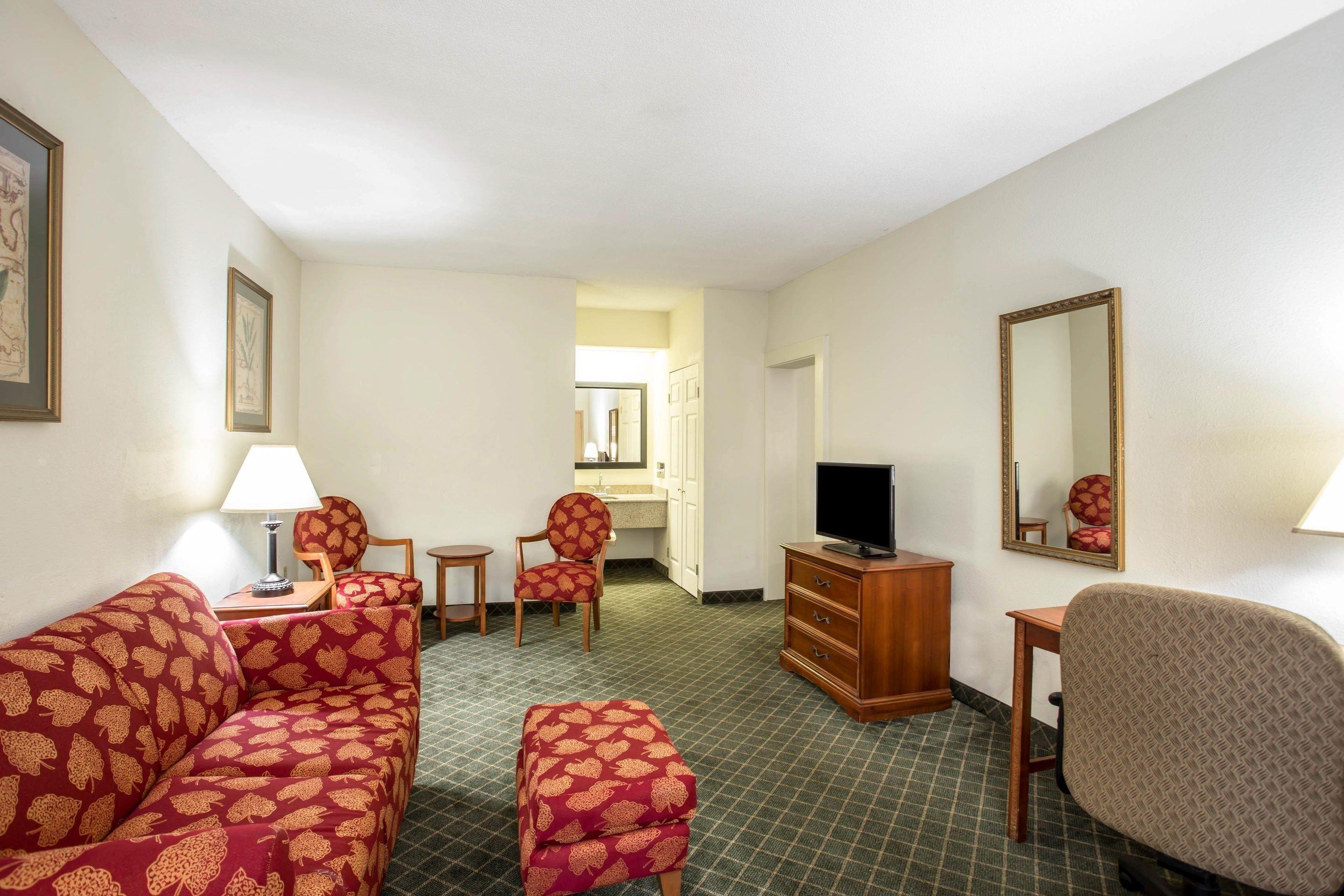 King Suite Non-Smoking