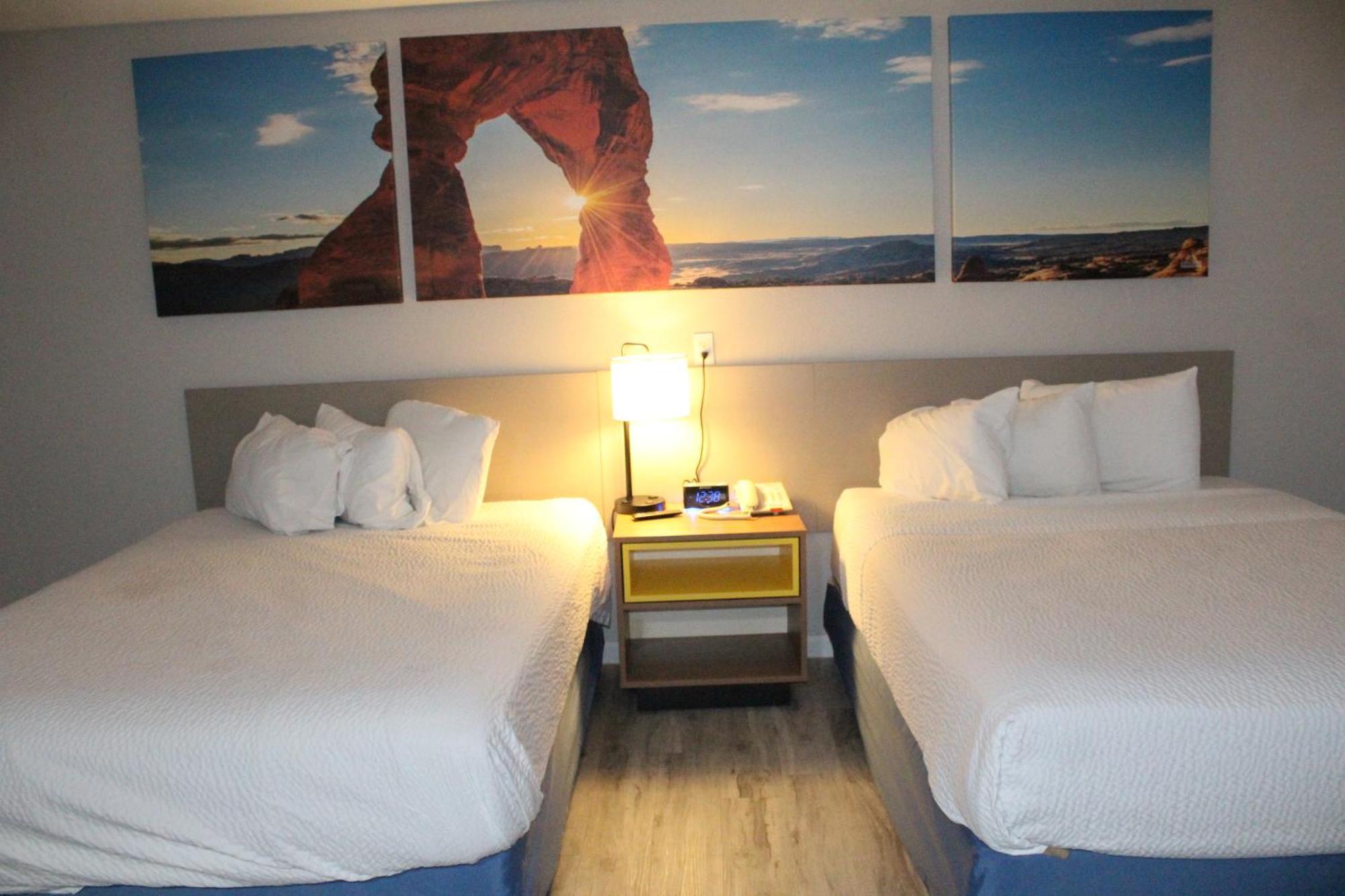 Suite Two Queen Beds Non-Smoking