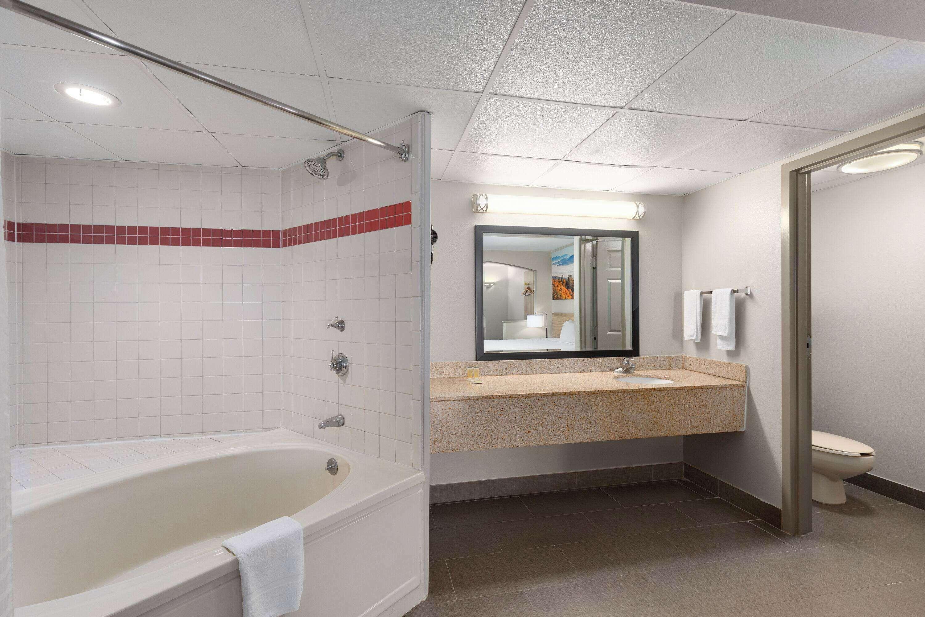 King Studio Suite Non-Smoking