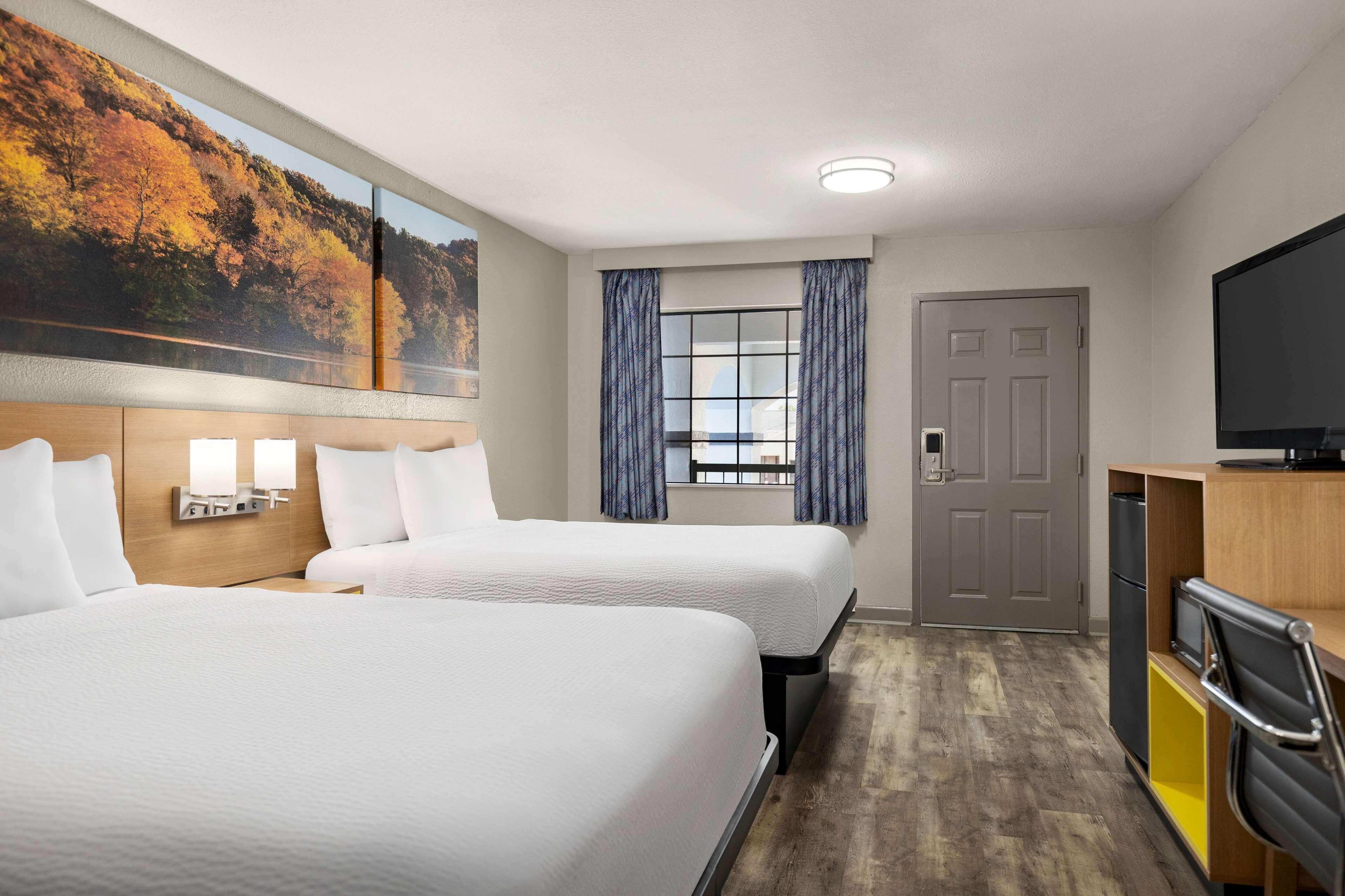 Queen Room Two Queen Beds Non-Smoking