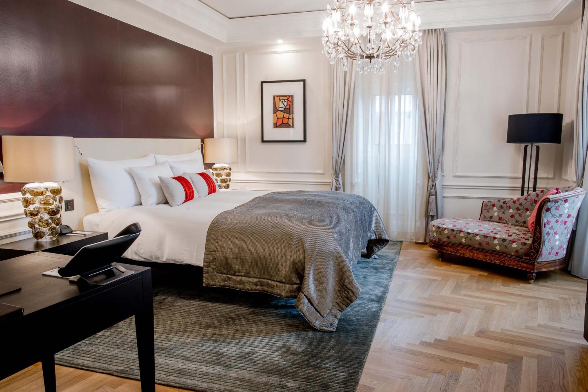 Signature Suite,1771549099:JPEG