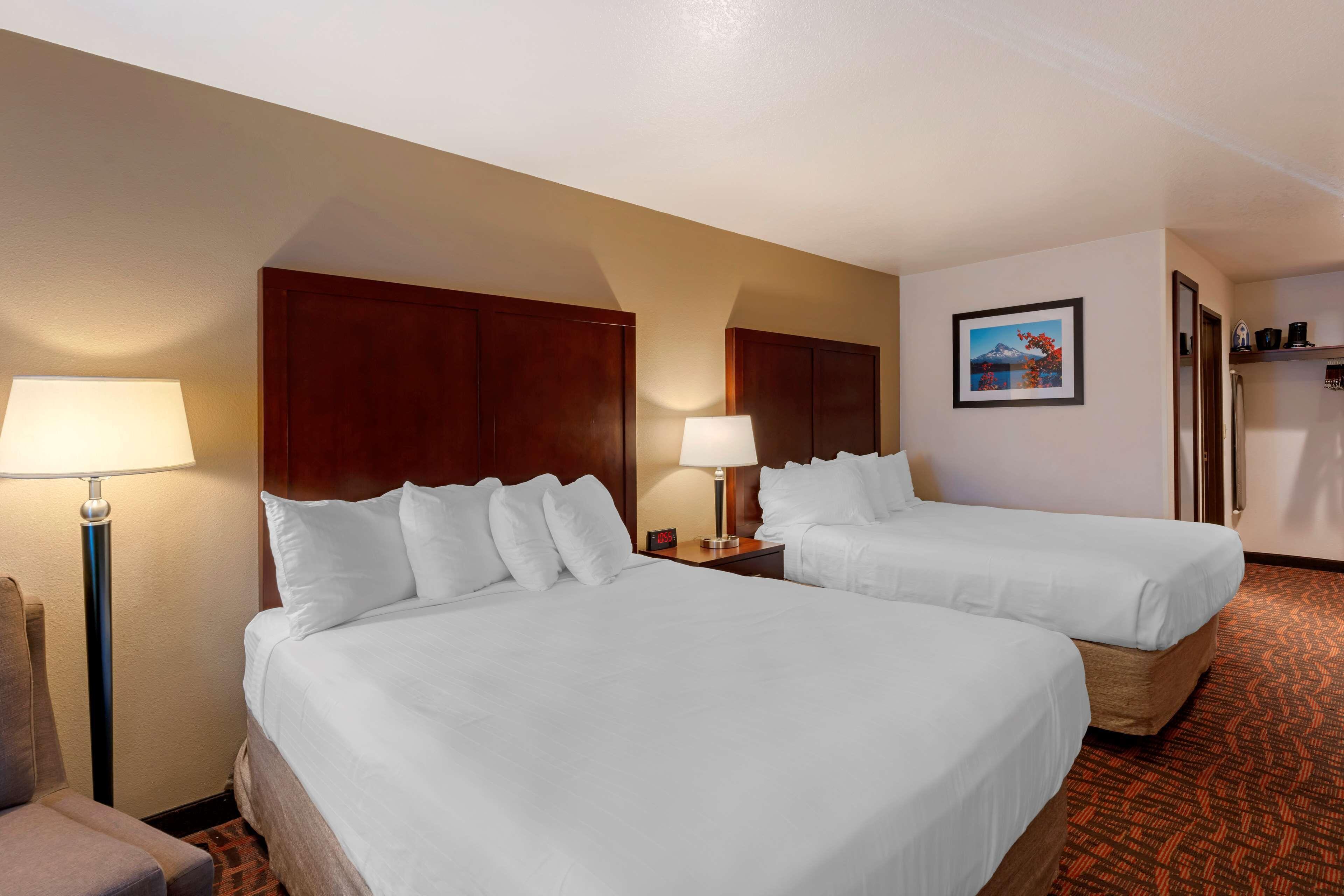 Queen Room Two Queen Beds