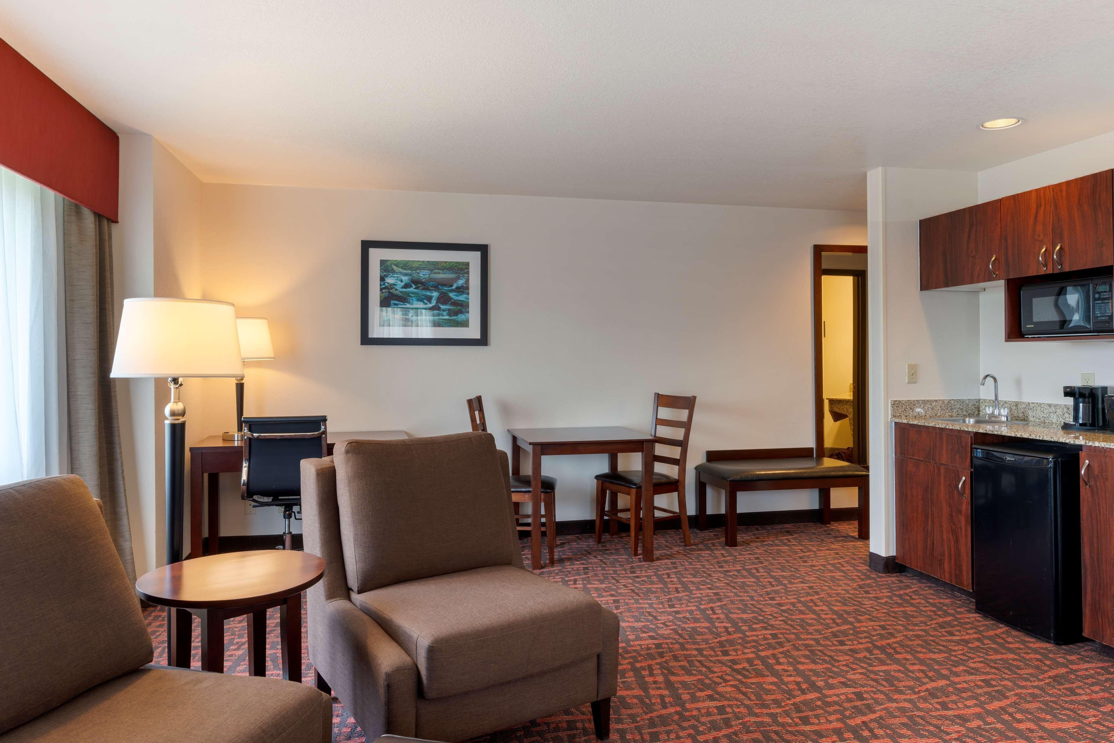 King Suite Non-Smoking