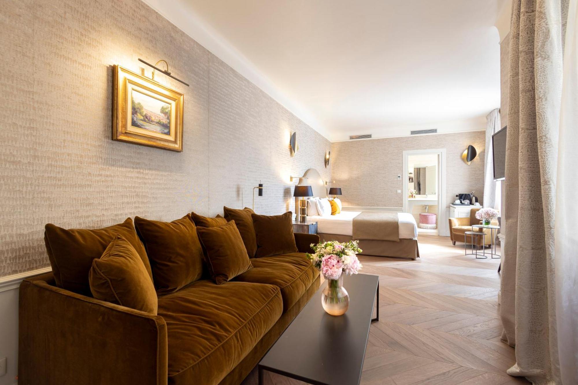 Deluxe Suite