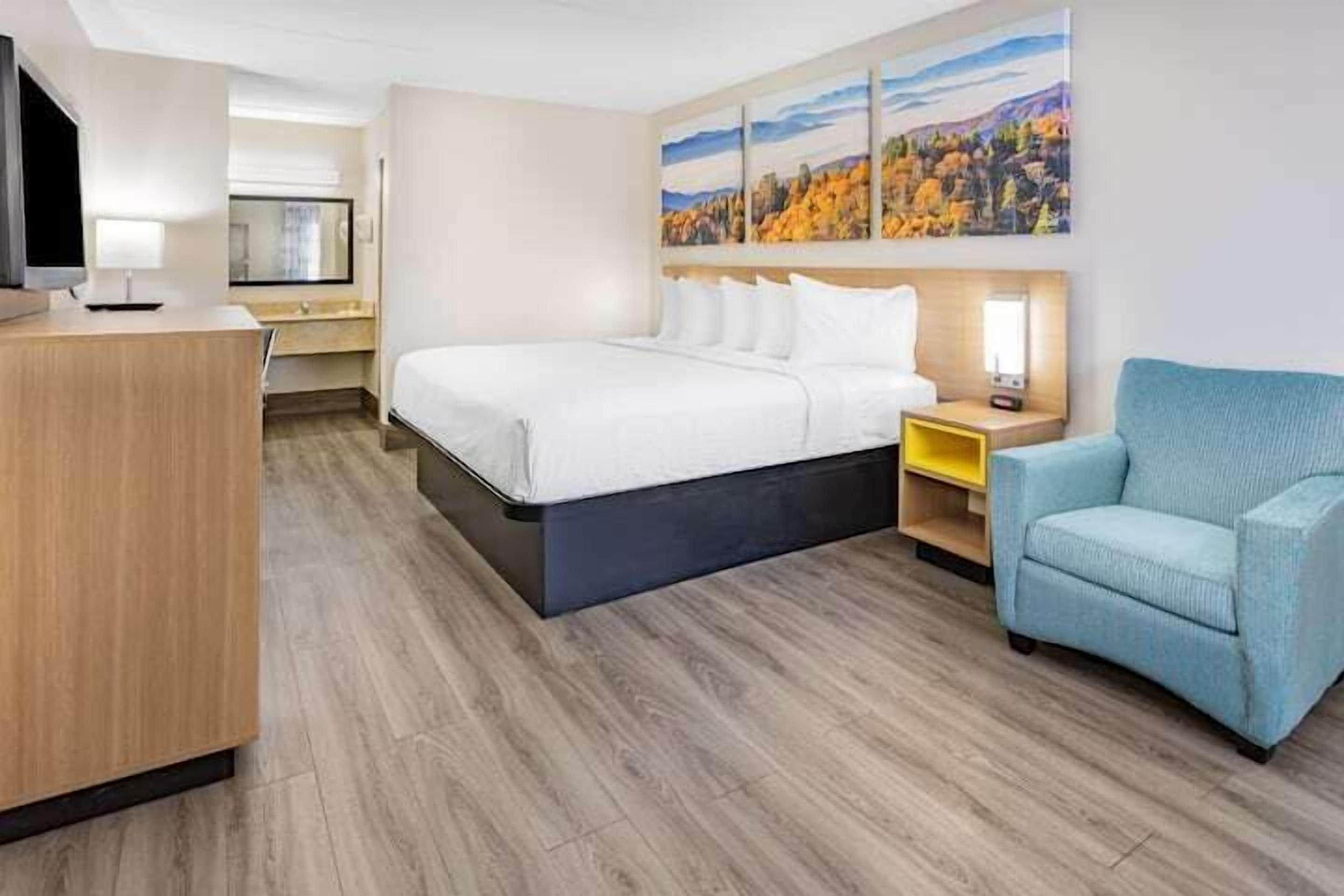 King Room First Floor or Non-Smoking