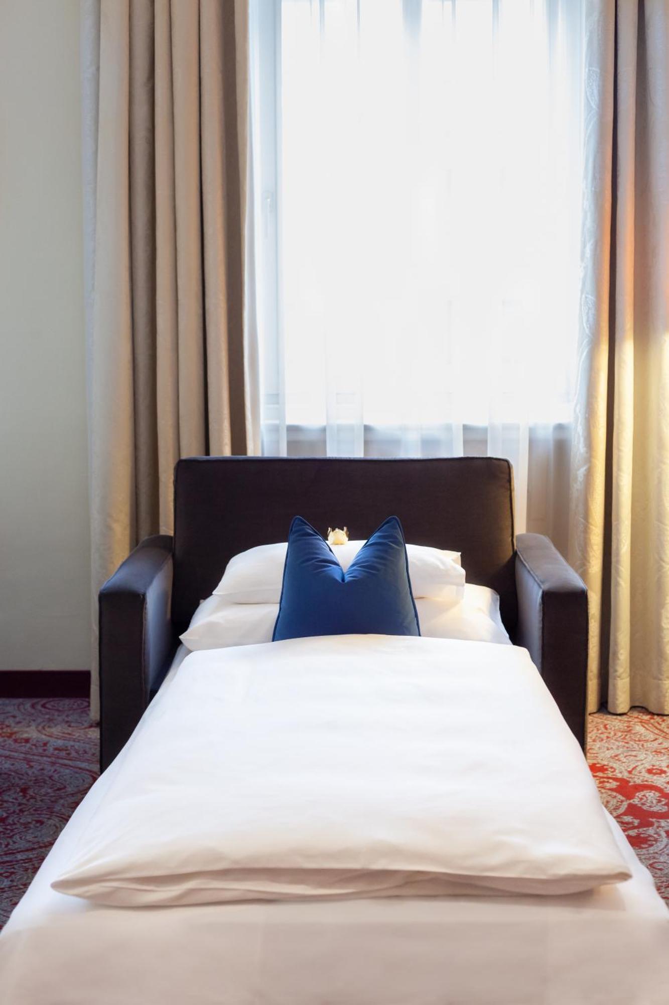 Classic Double or Twin Room extra bed
