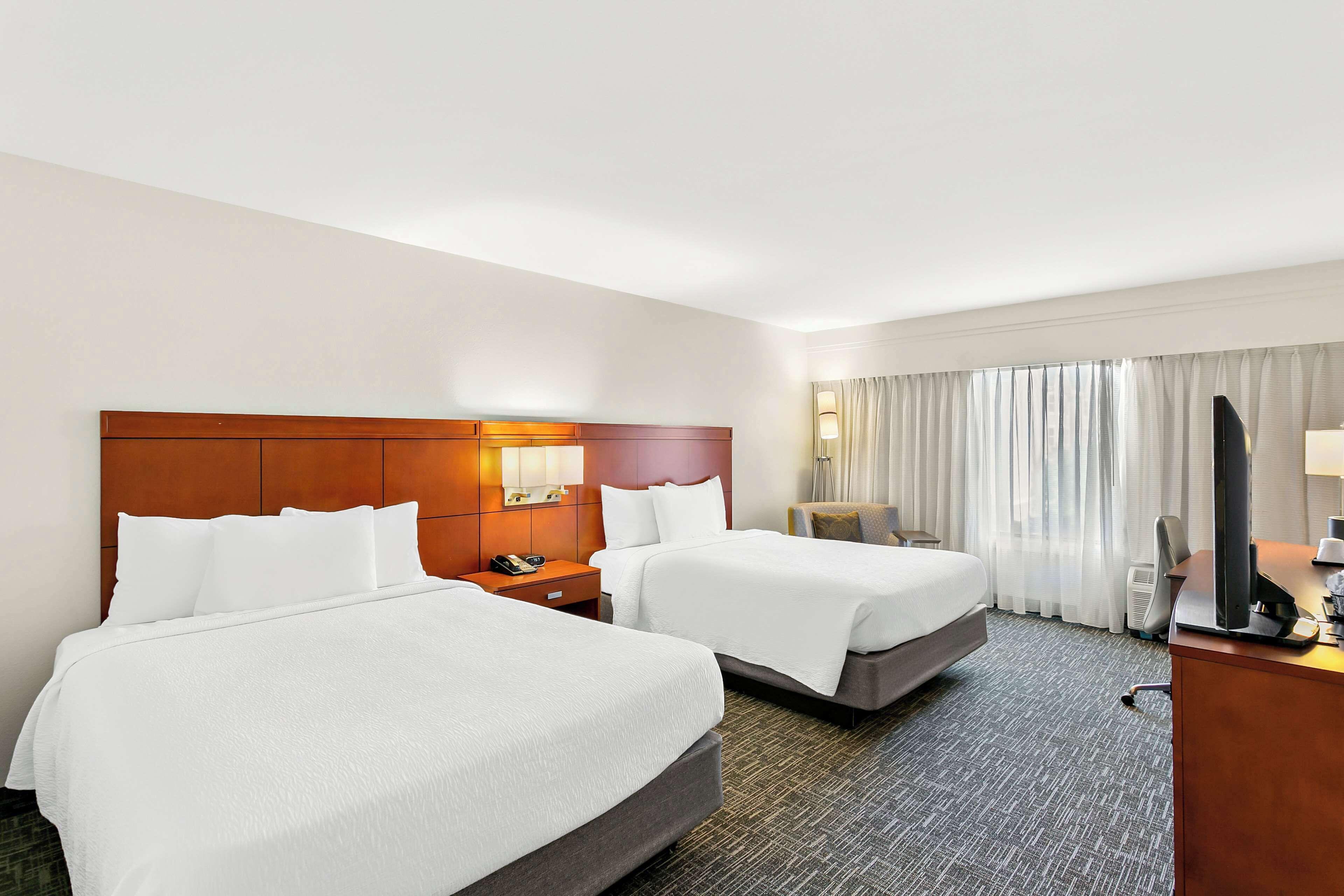 Queen Room Two Queen Beds Hearing Accessible