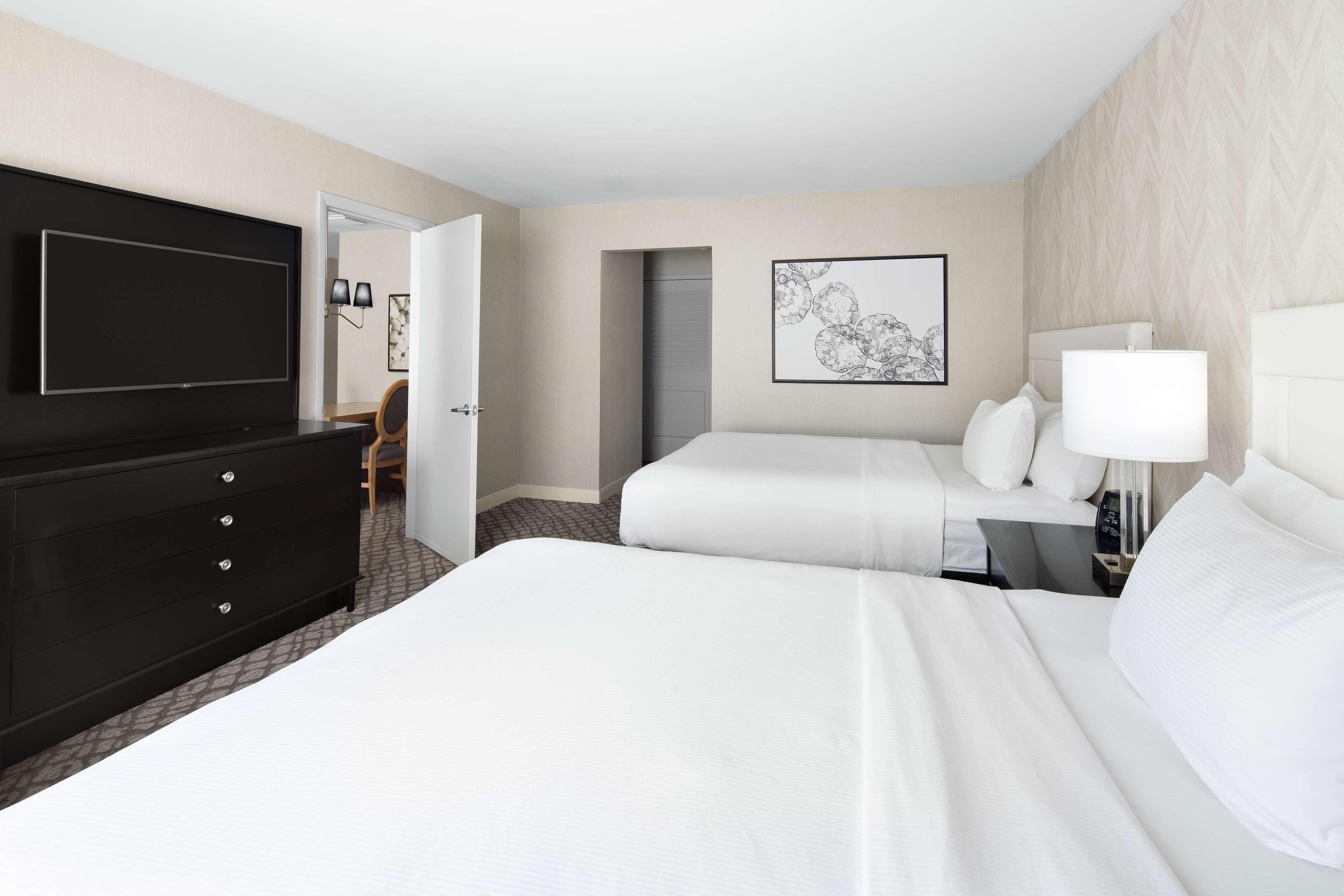 One-Bedroom Suite Two Queen Beds Wet Bar