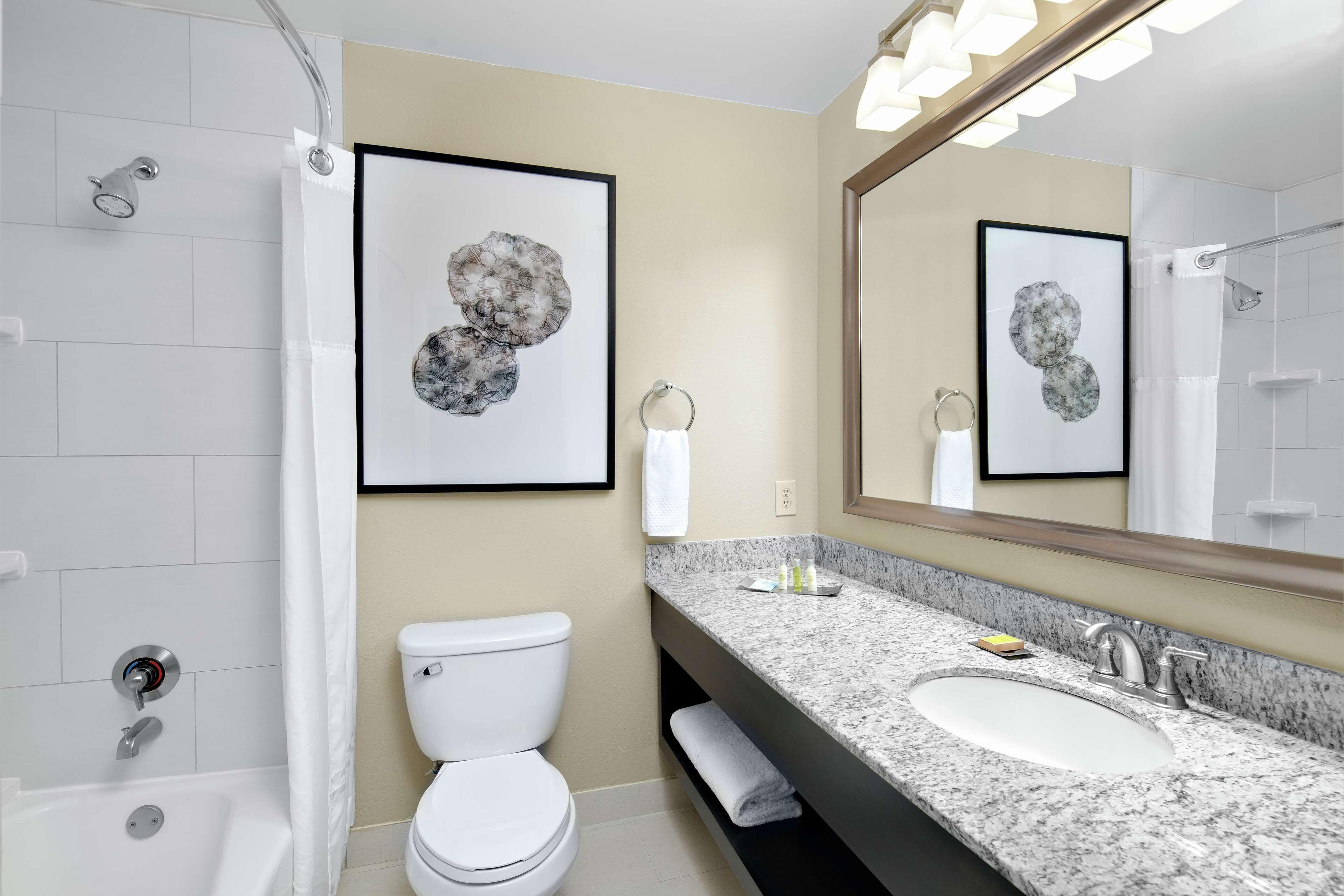 One-Bedroom Suite Two Queen Beds Wet Bar