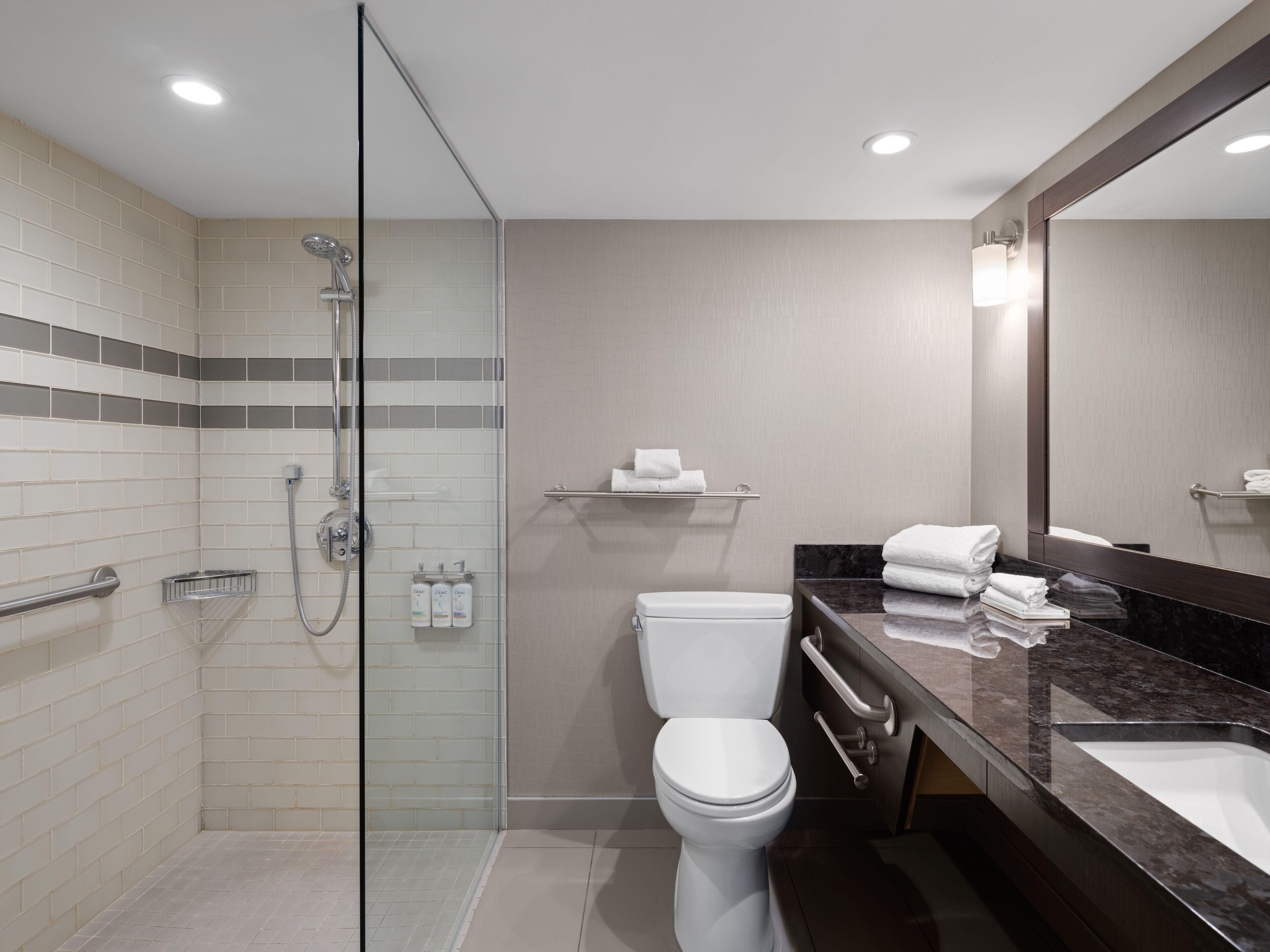 Standard Queen Room Accessible Tub