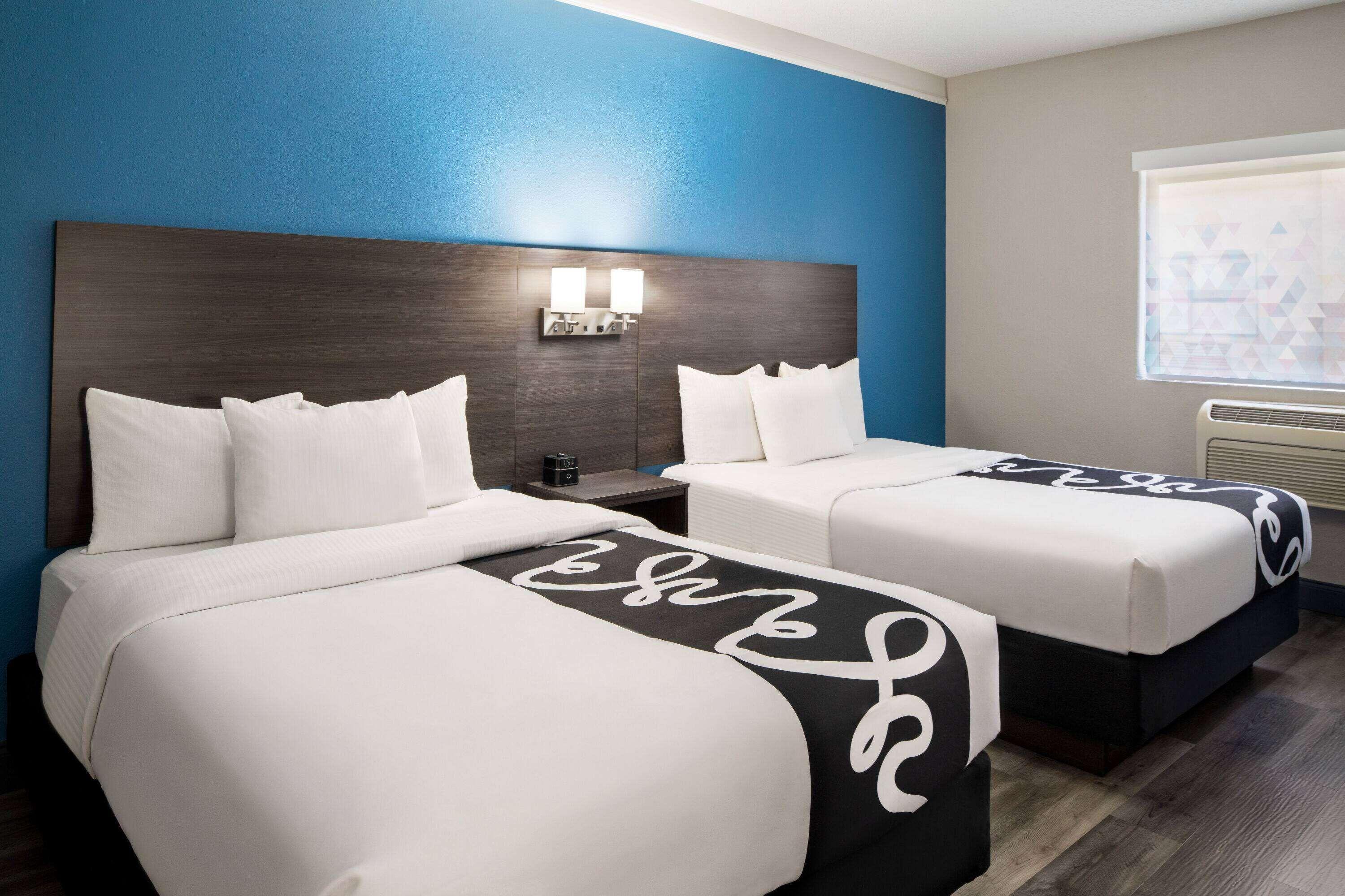 Deluxe Queen Room Two Queen Beds Non-Smoking
