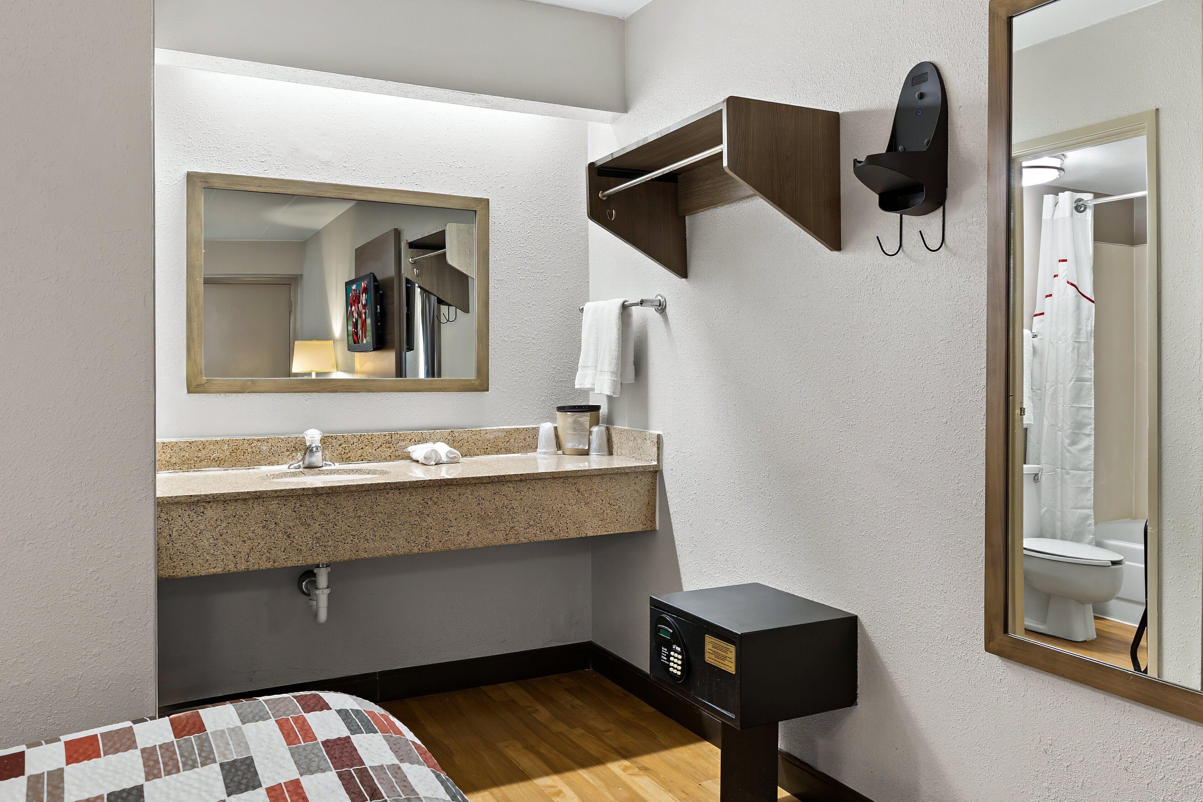 Deluxe Room Two Double Beds Smoke