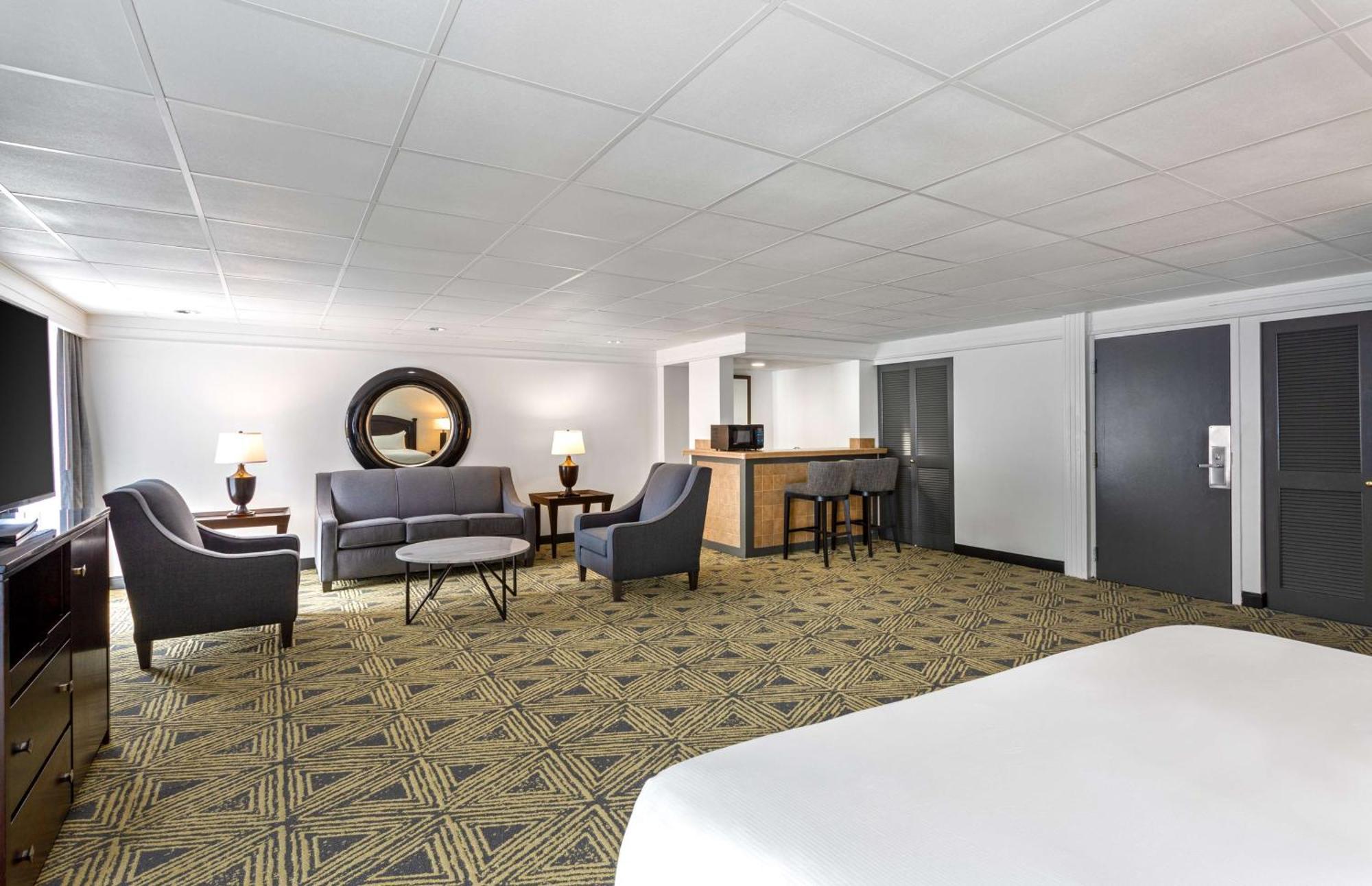 Junior King Suite Non-Smoking